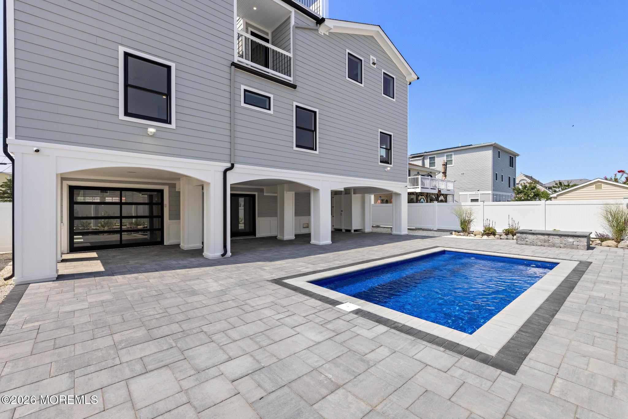 309 W 16th Street