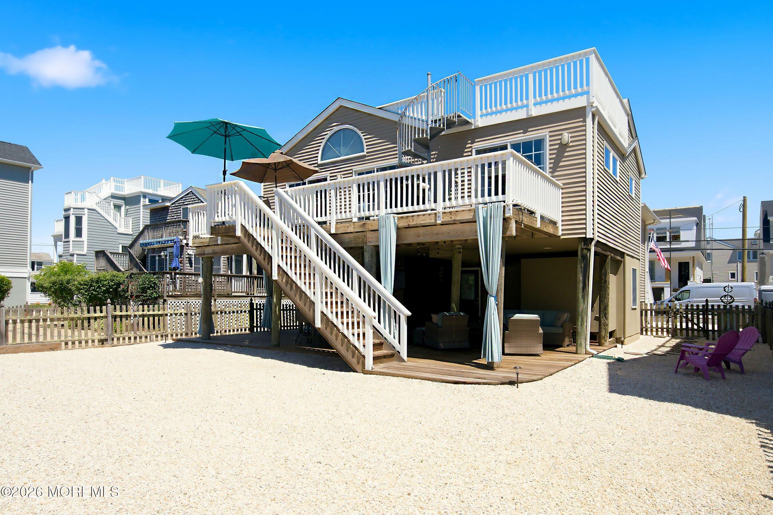 1608 Waverly Avenue