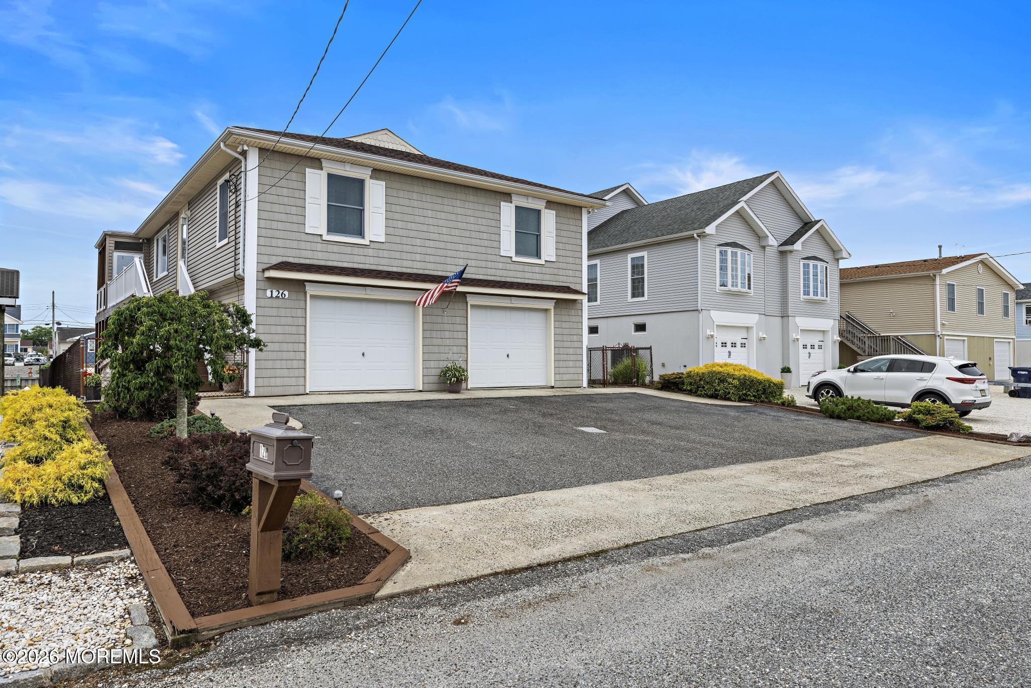 126 E Hudson Drive