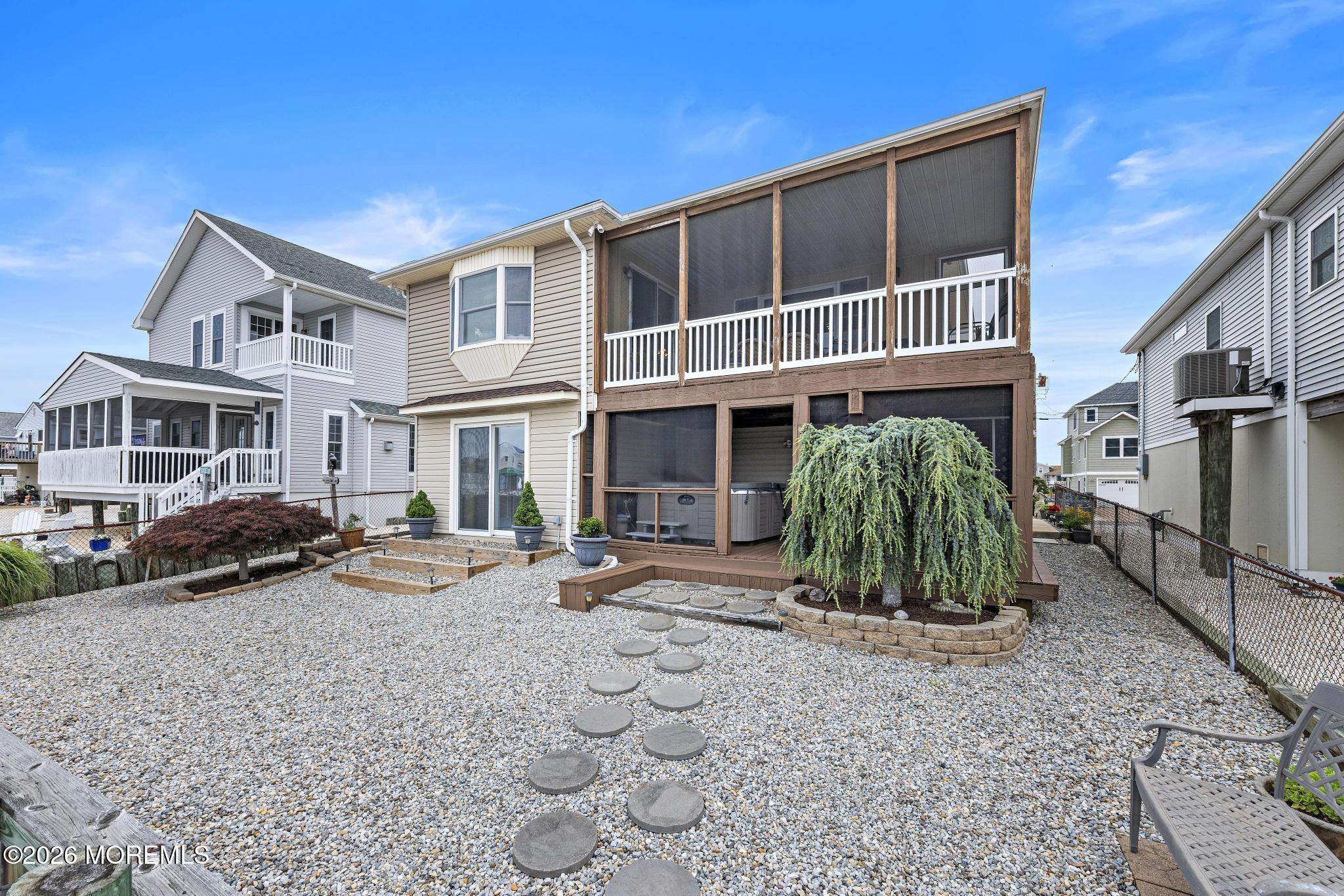 126 E Hudson Drive