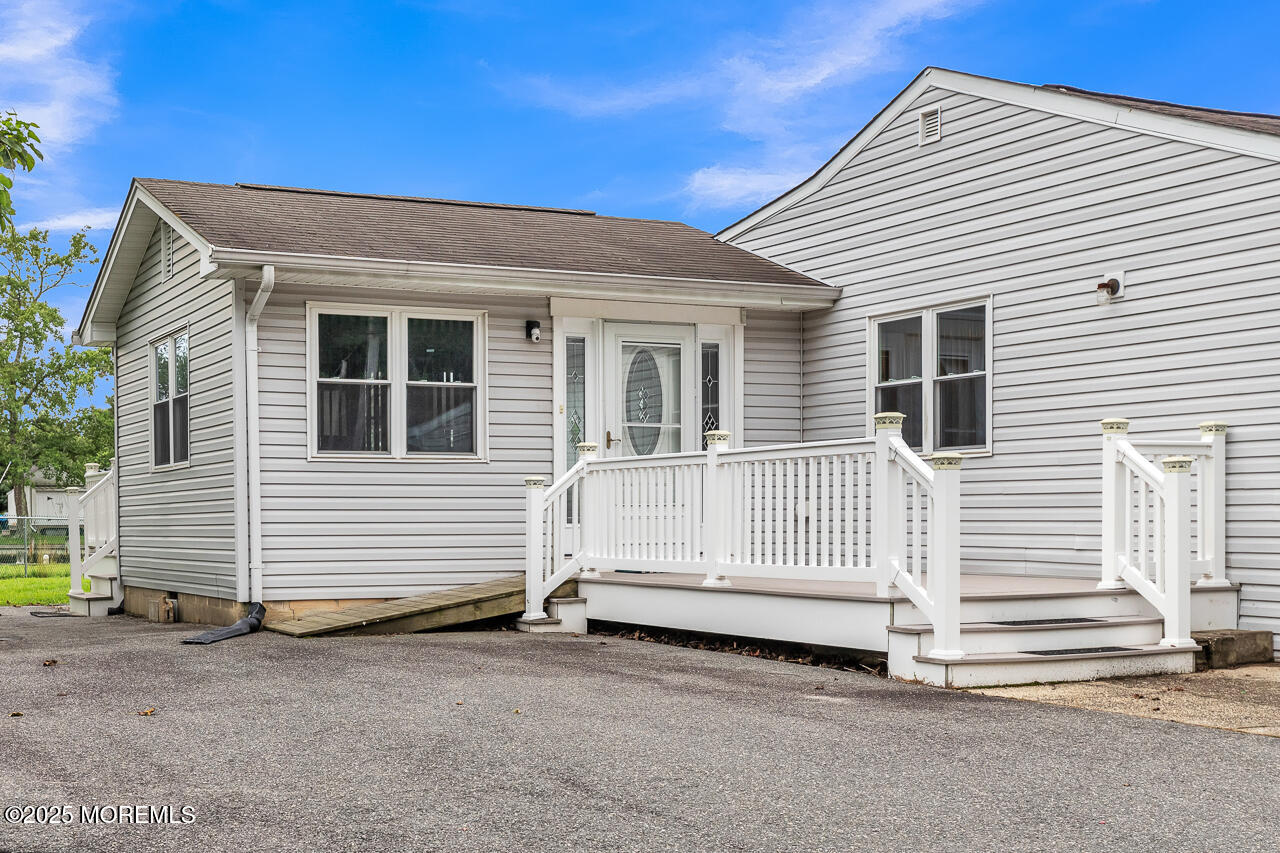 18 Beacon Drive