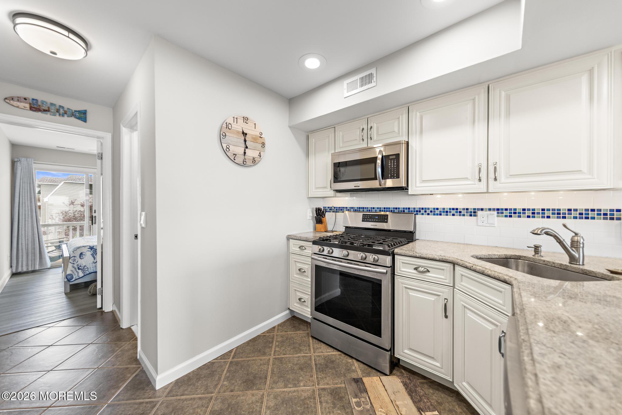 401 Bay Shore Drive 18B