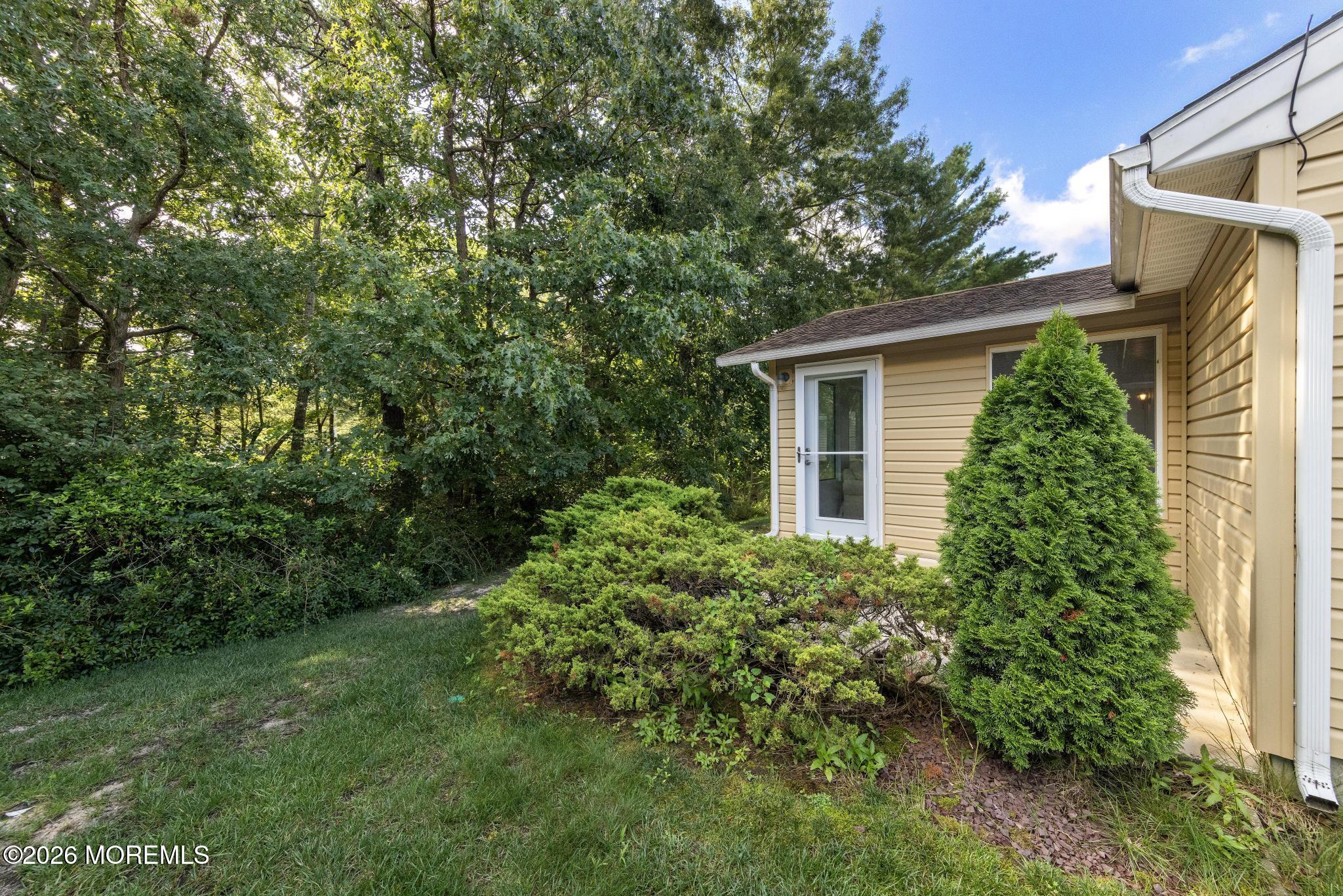 40 Pine Oak Boulevard