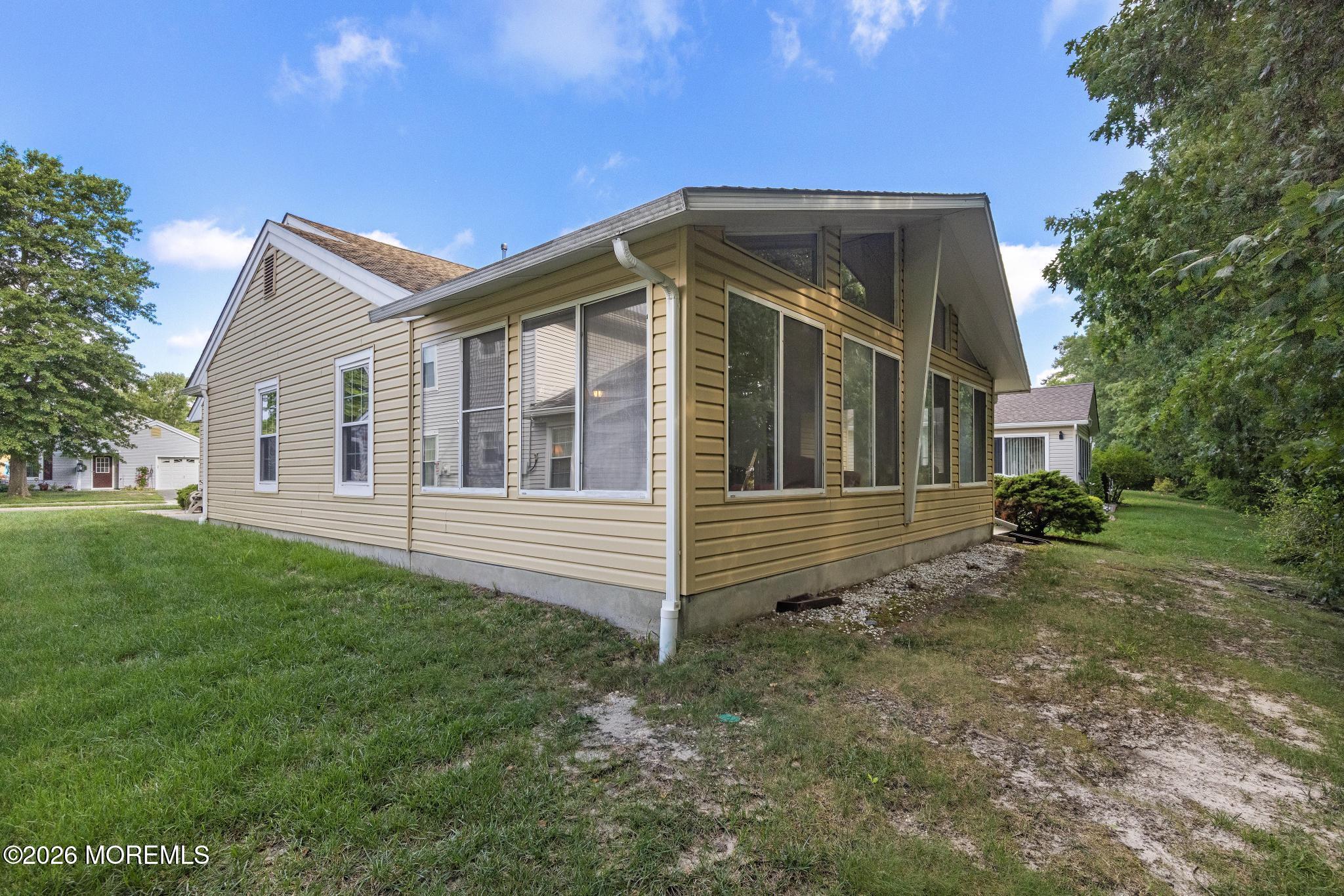 40 Pine Oak Boulevard