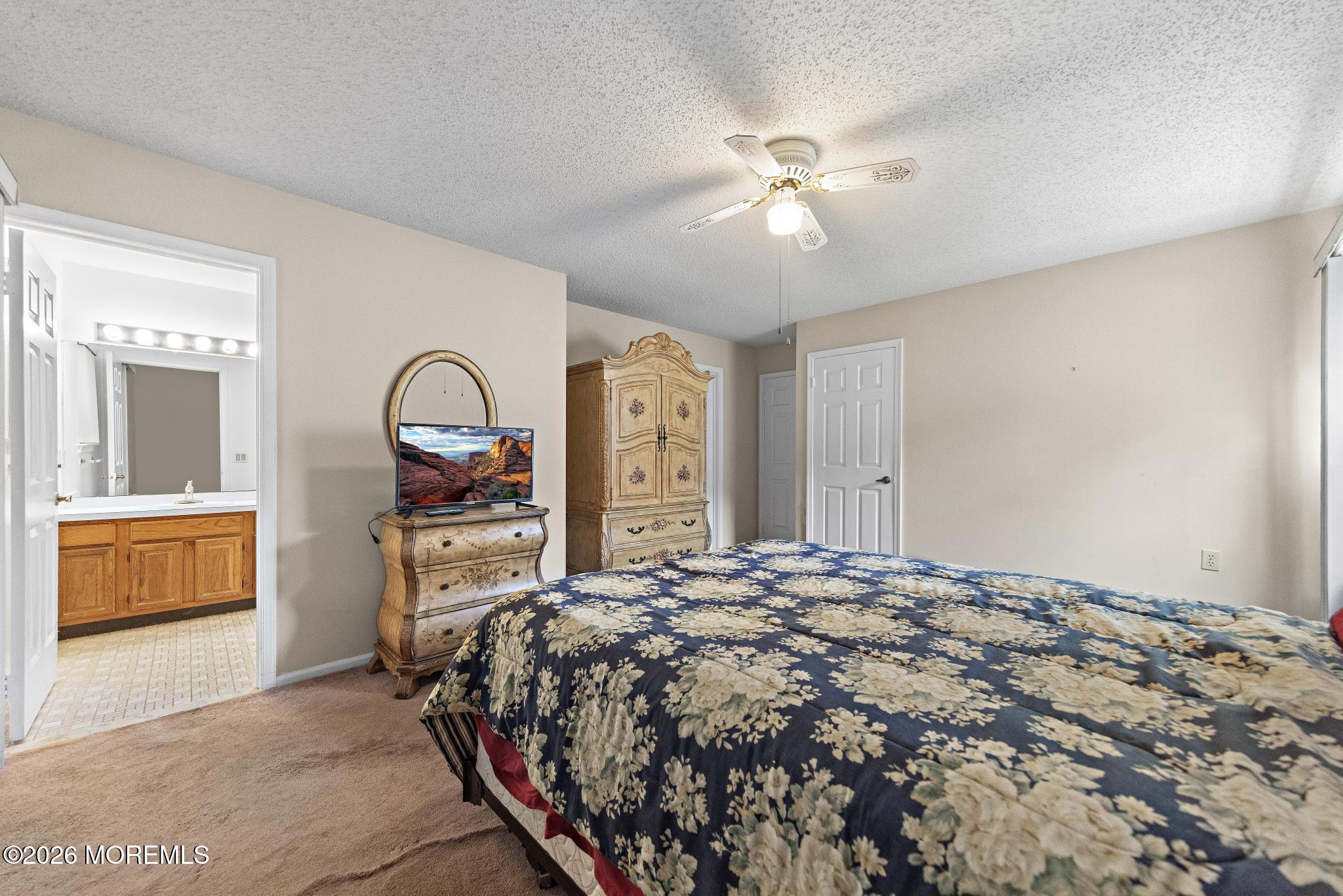 40 Pine Oak Boulevard