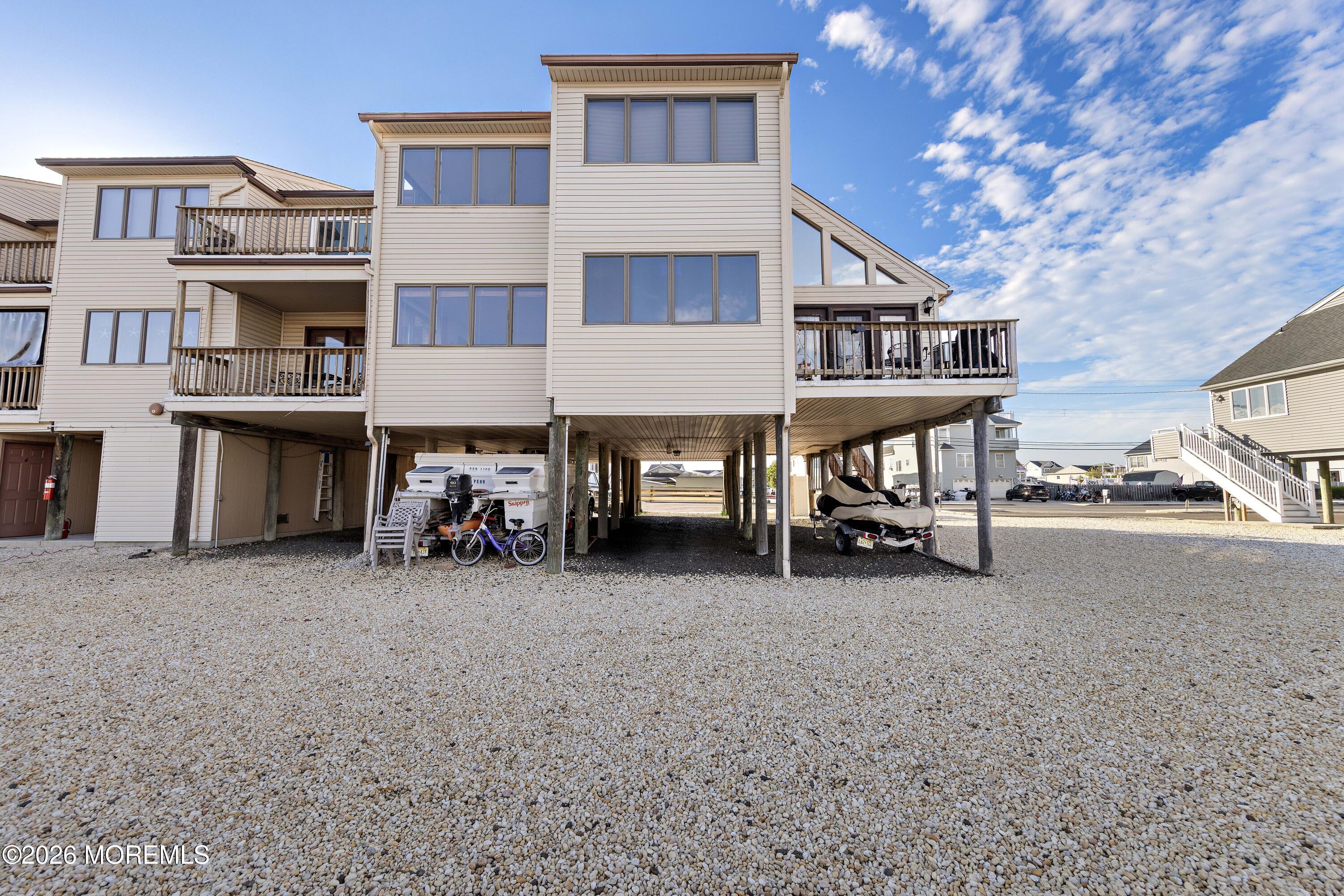 1153 Radio Road