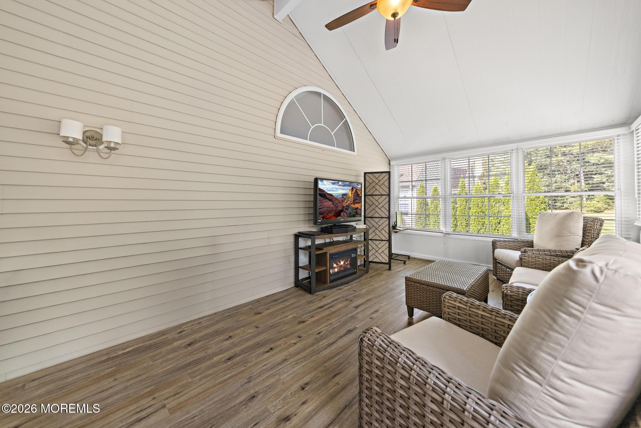 21 Schoolhouse Lane