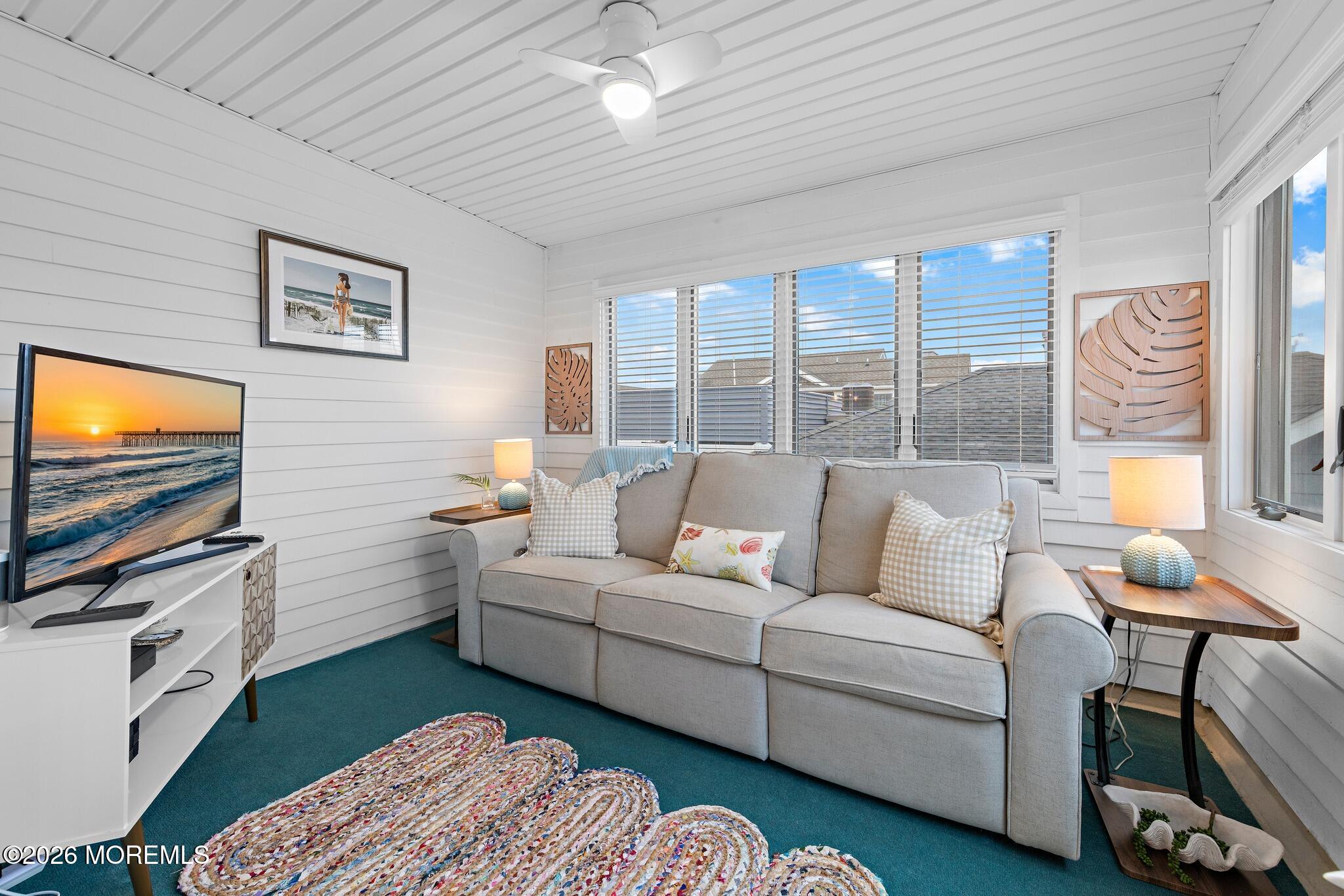30 W Winifred Avenue