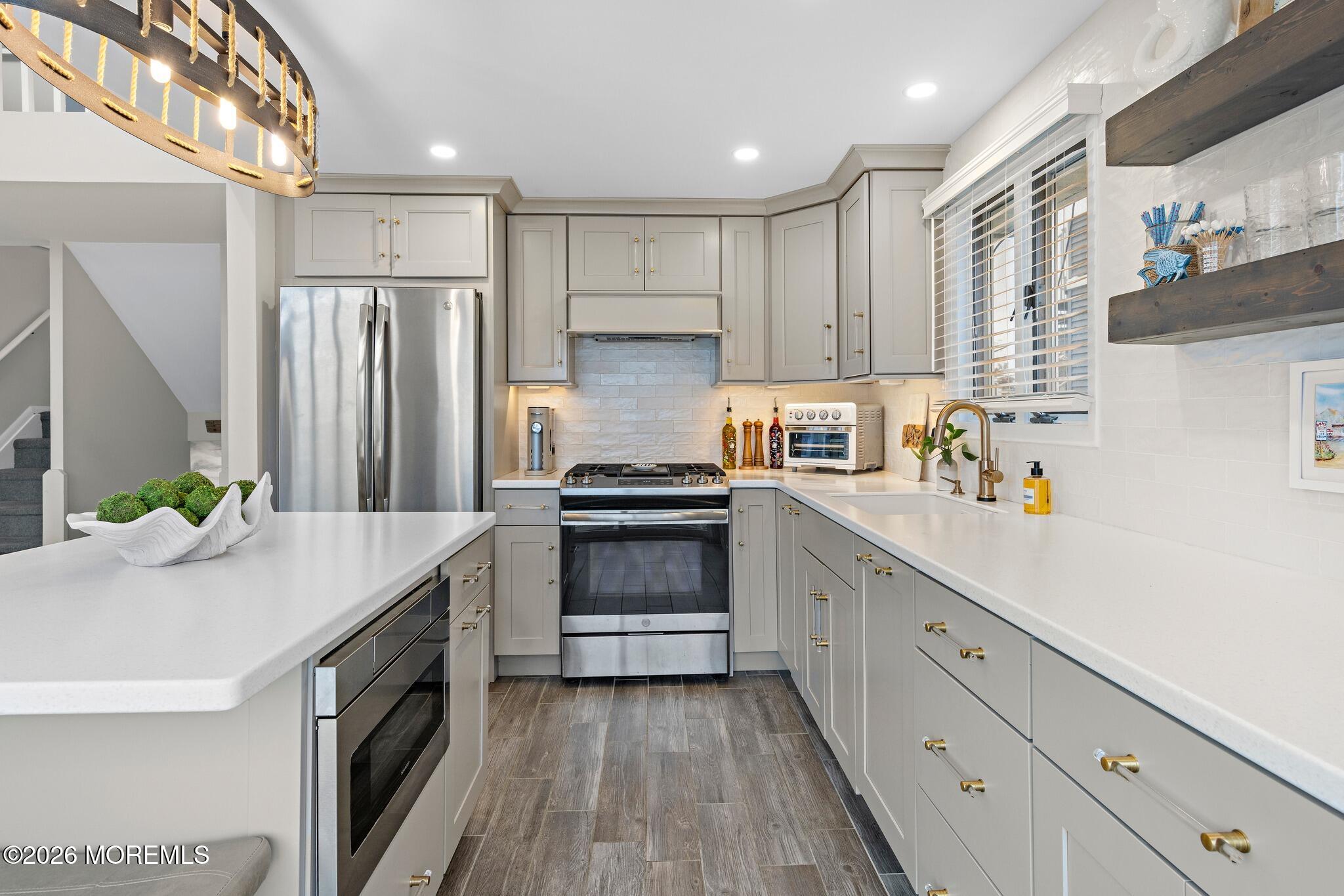 30 W Winifred Avenue