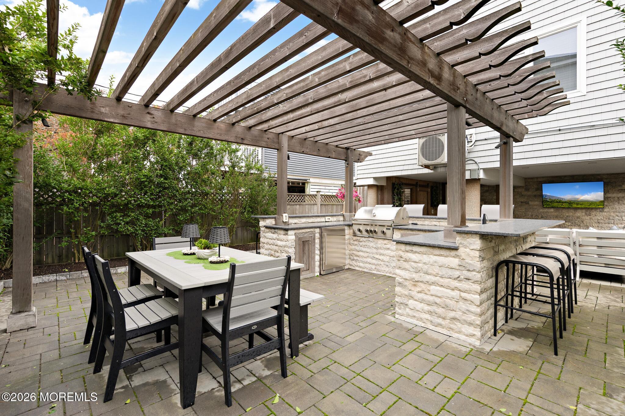 30 W Winifred Avenue