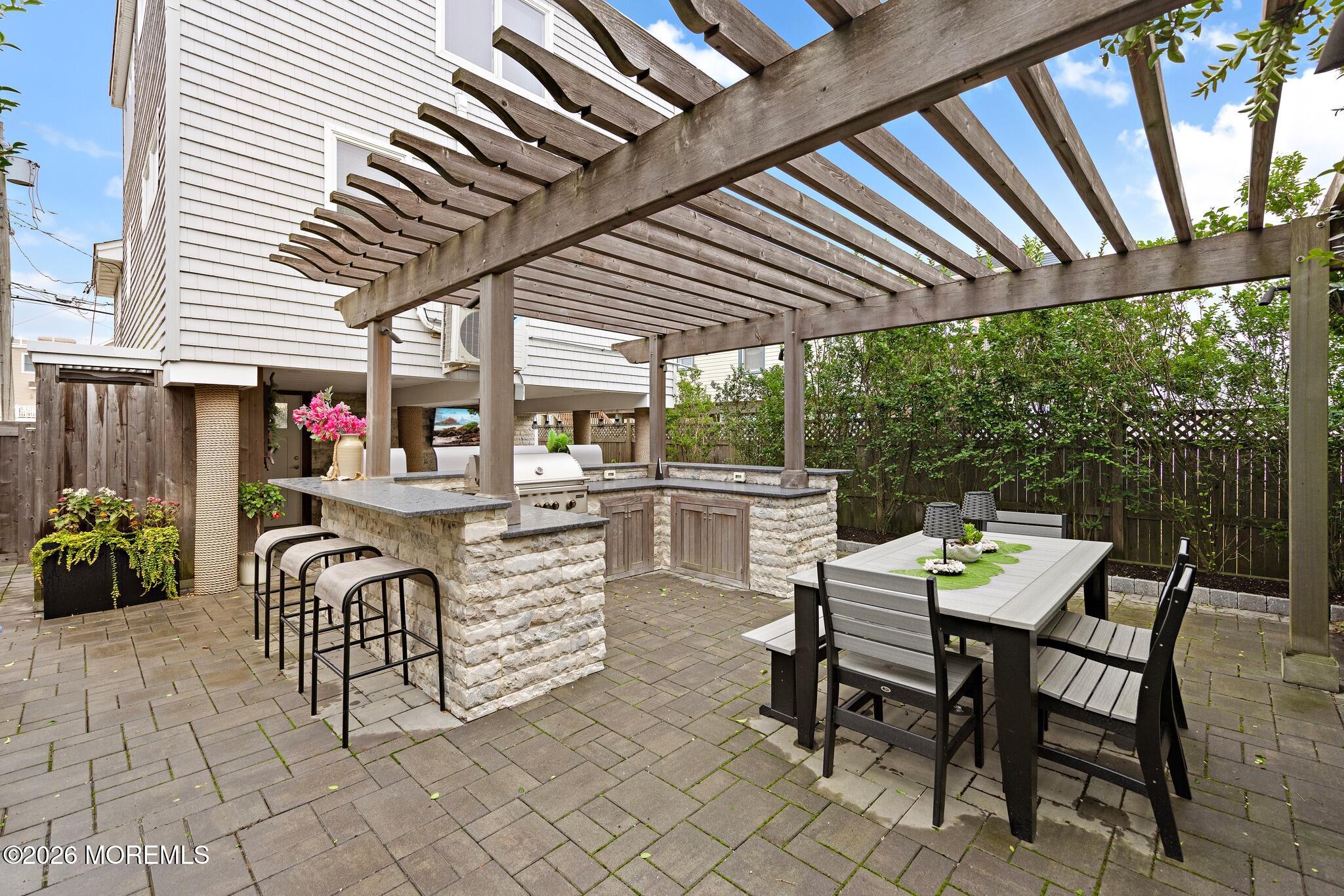 30 W Winifred Avenue