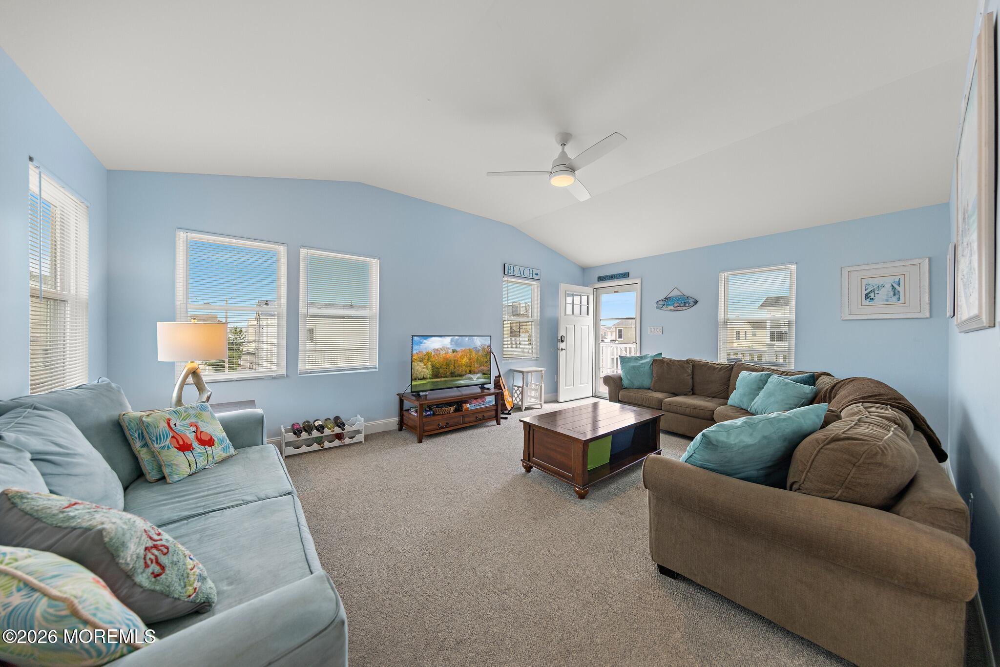22 Mea Lane