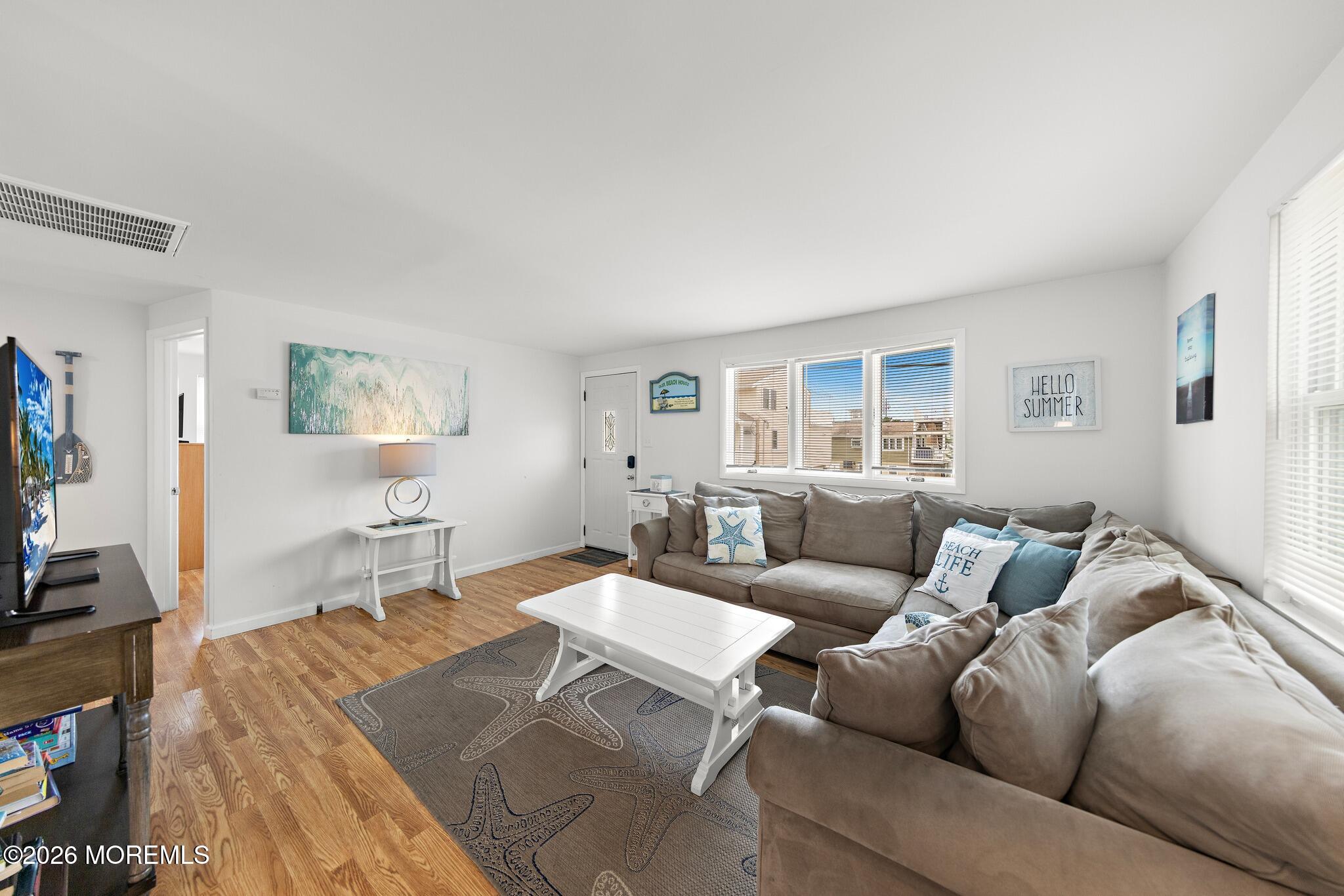 22 Mea Lane