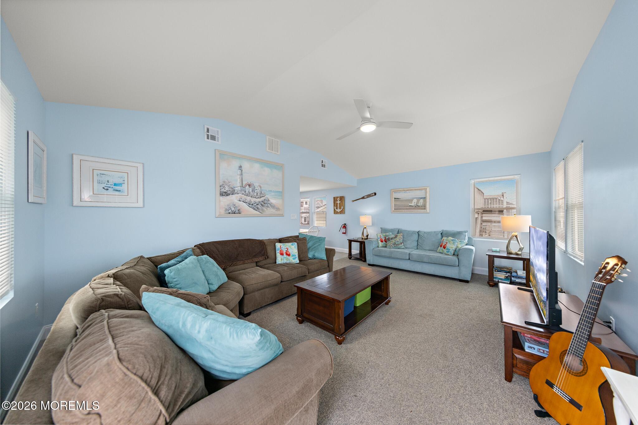 22 Mea Lane