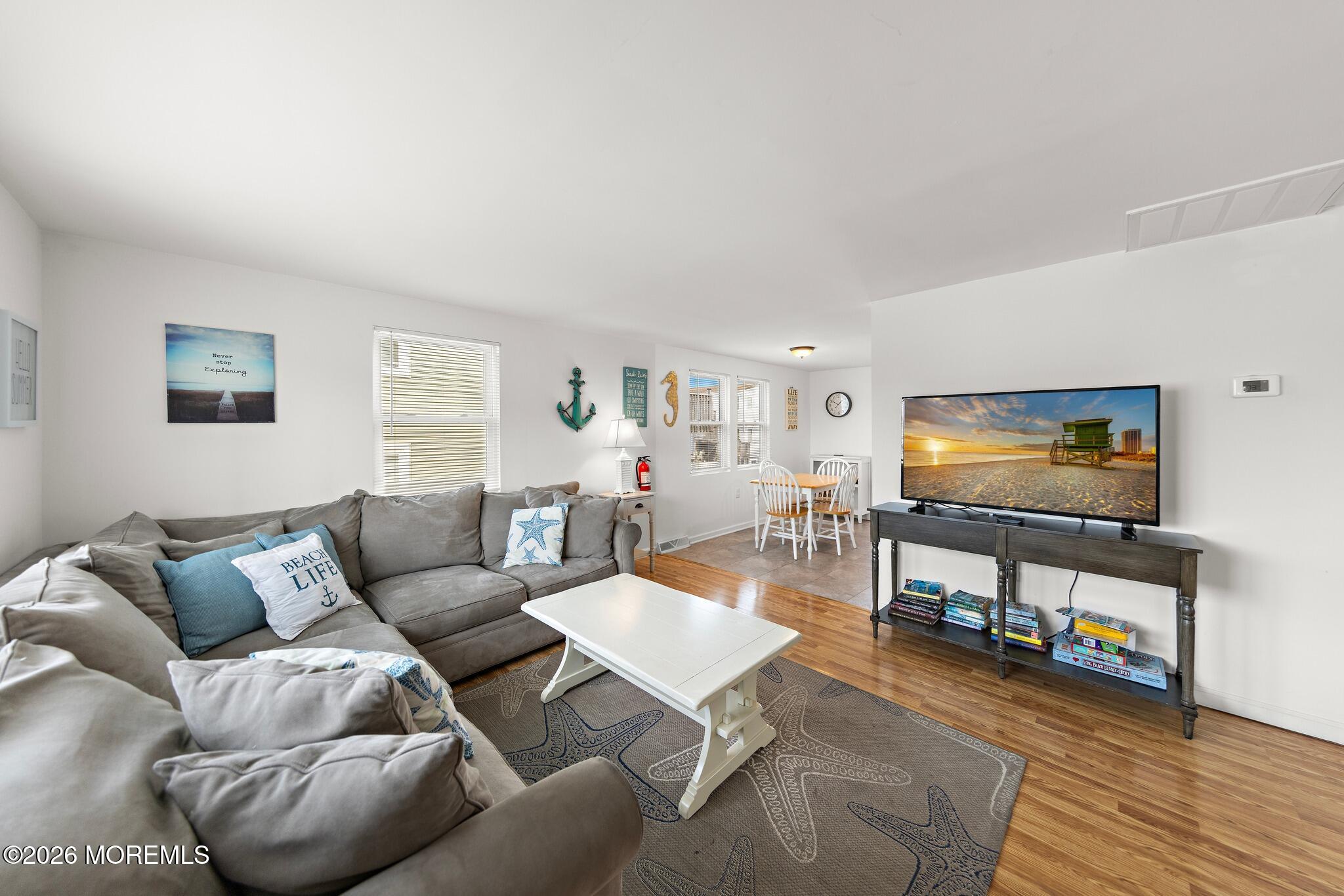 22 Mea Lane