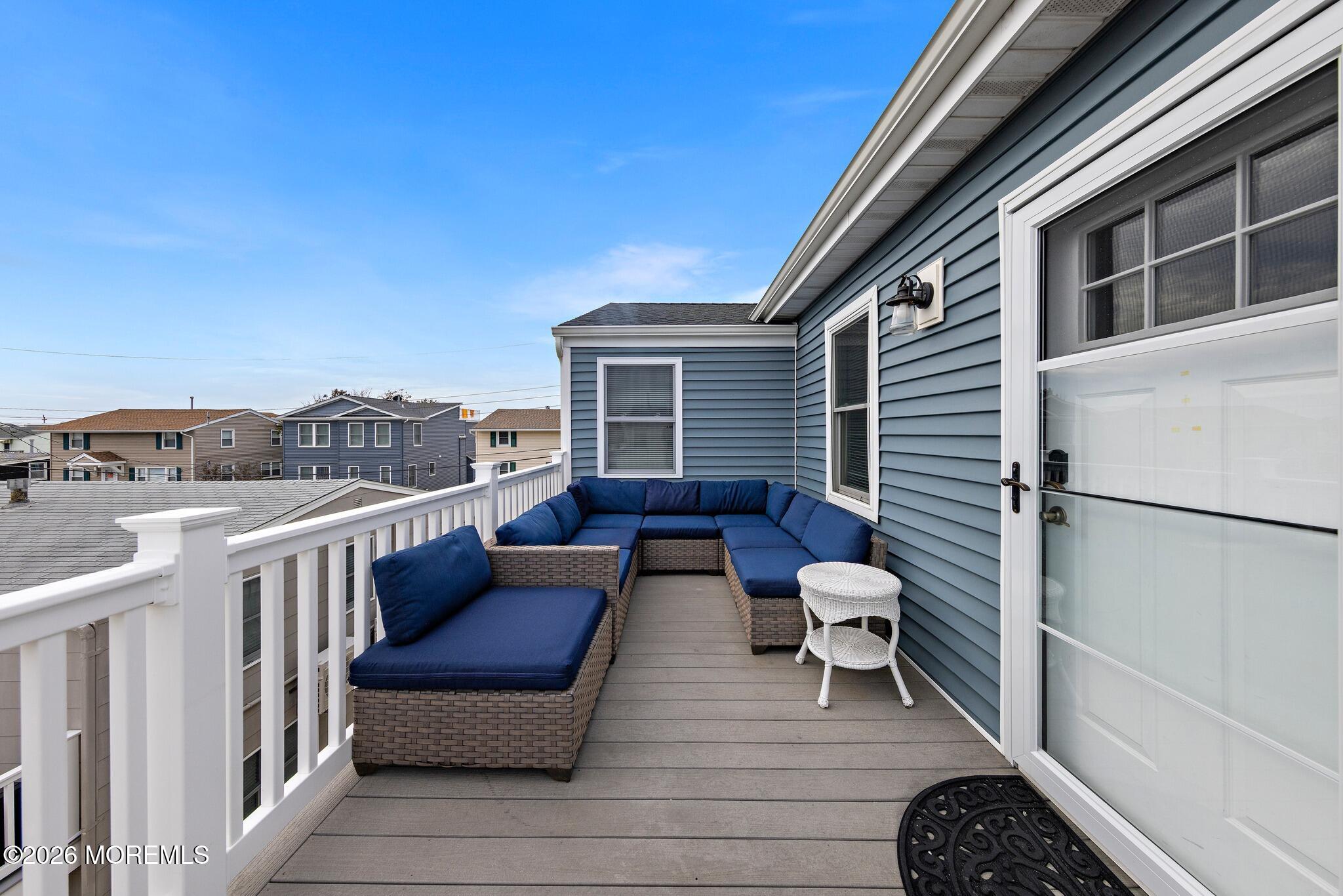 22 Mea Lane