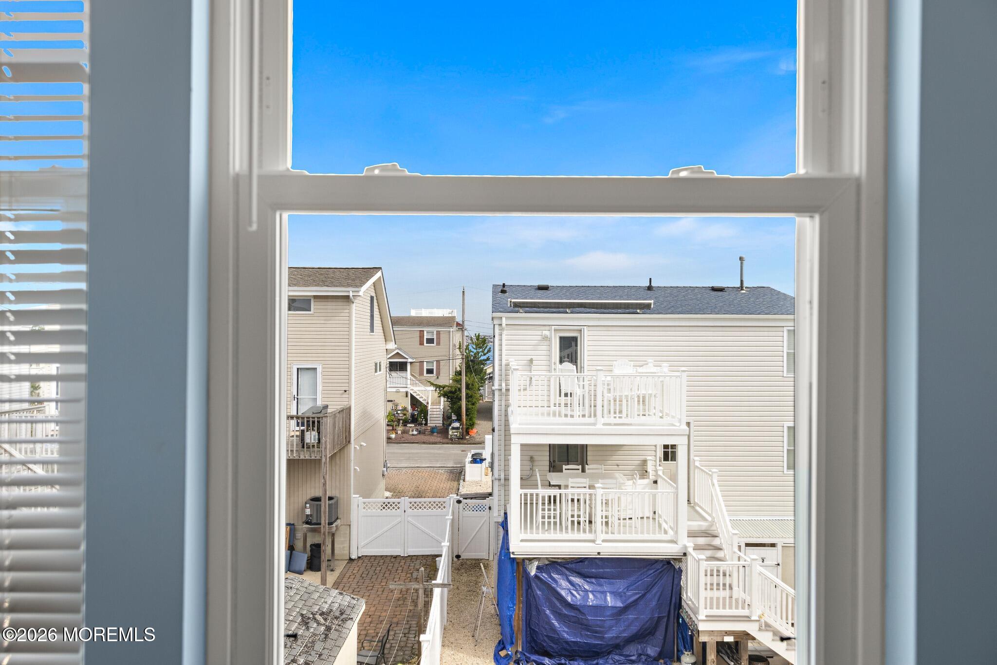 22 Mea Lane