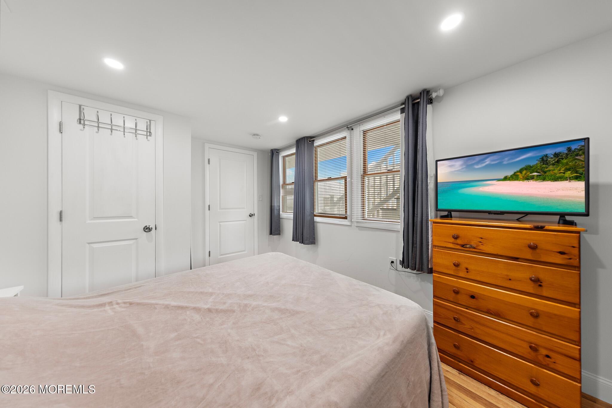 22 Mea Lane