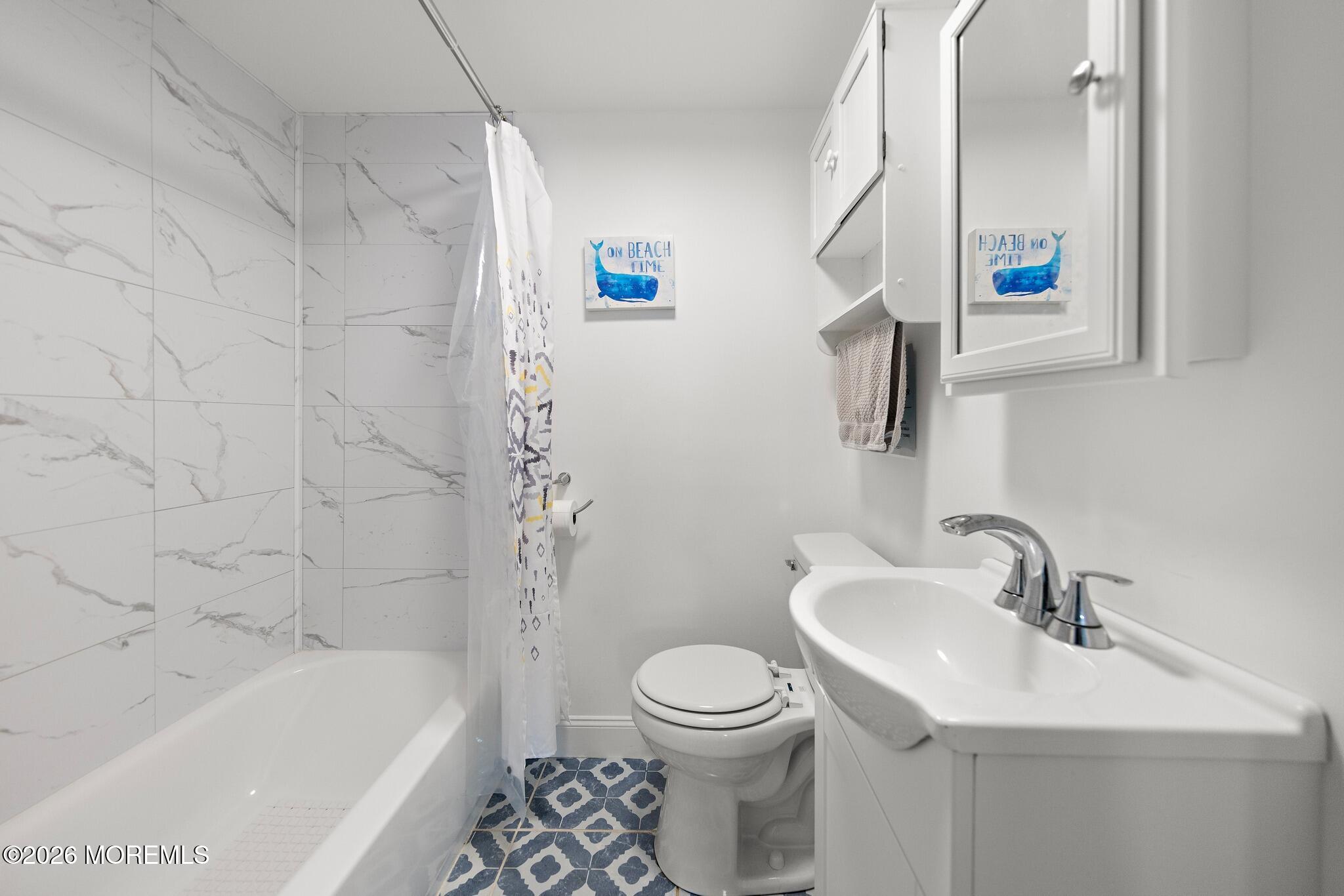 22 Mea Lane