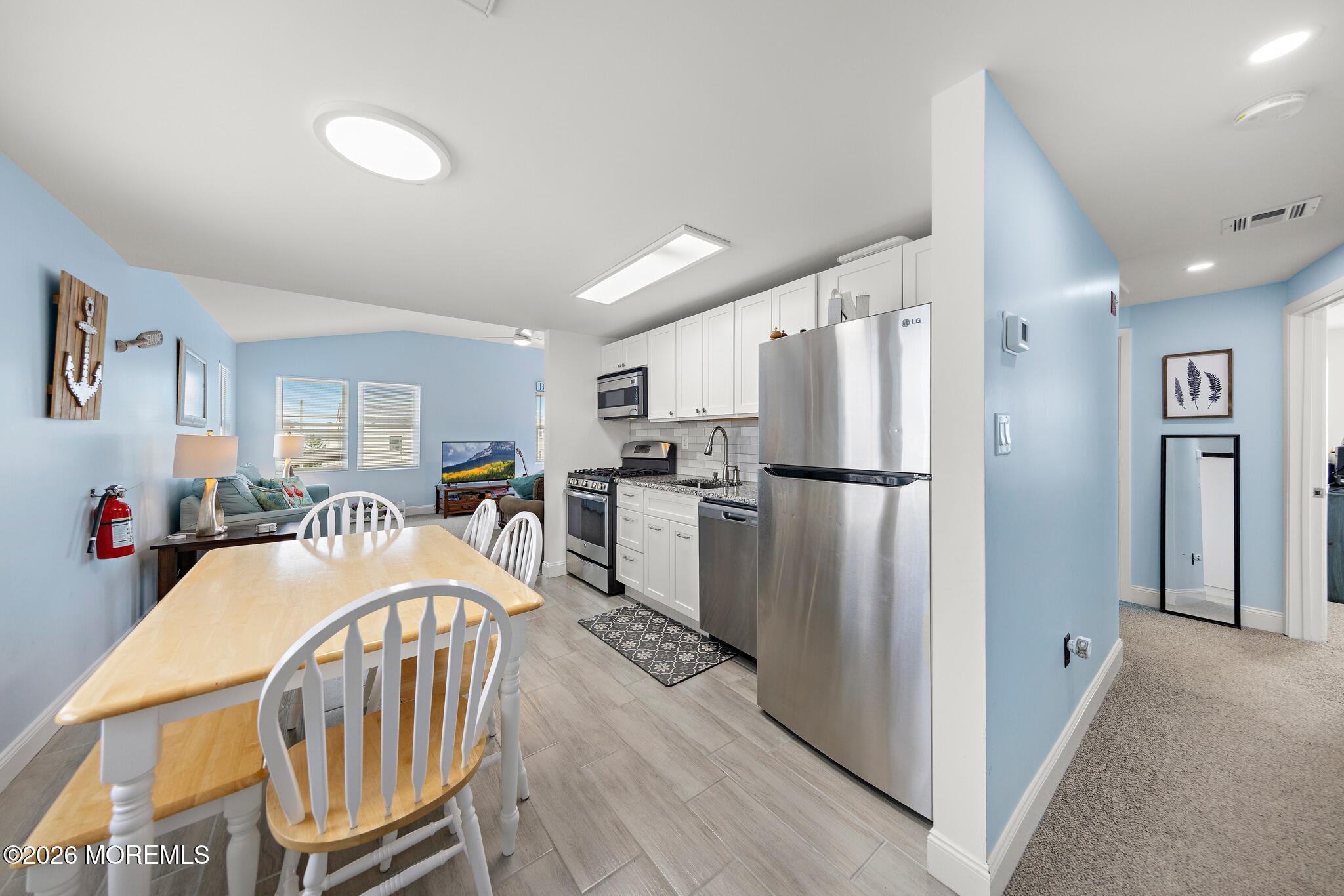 22 Mea Lane