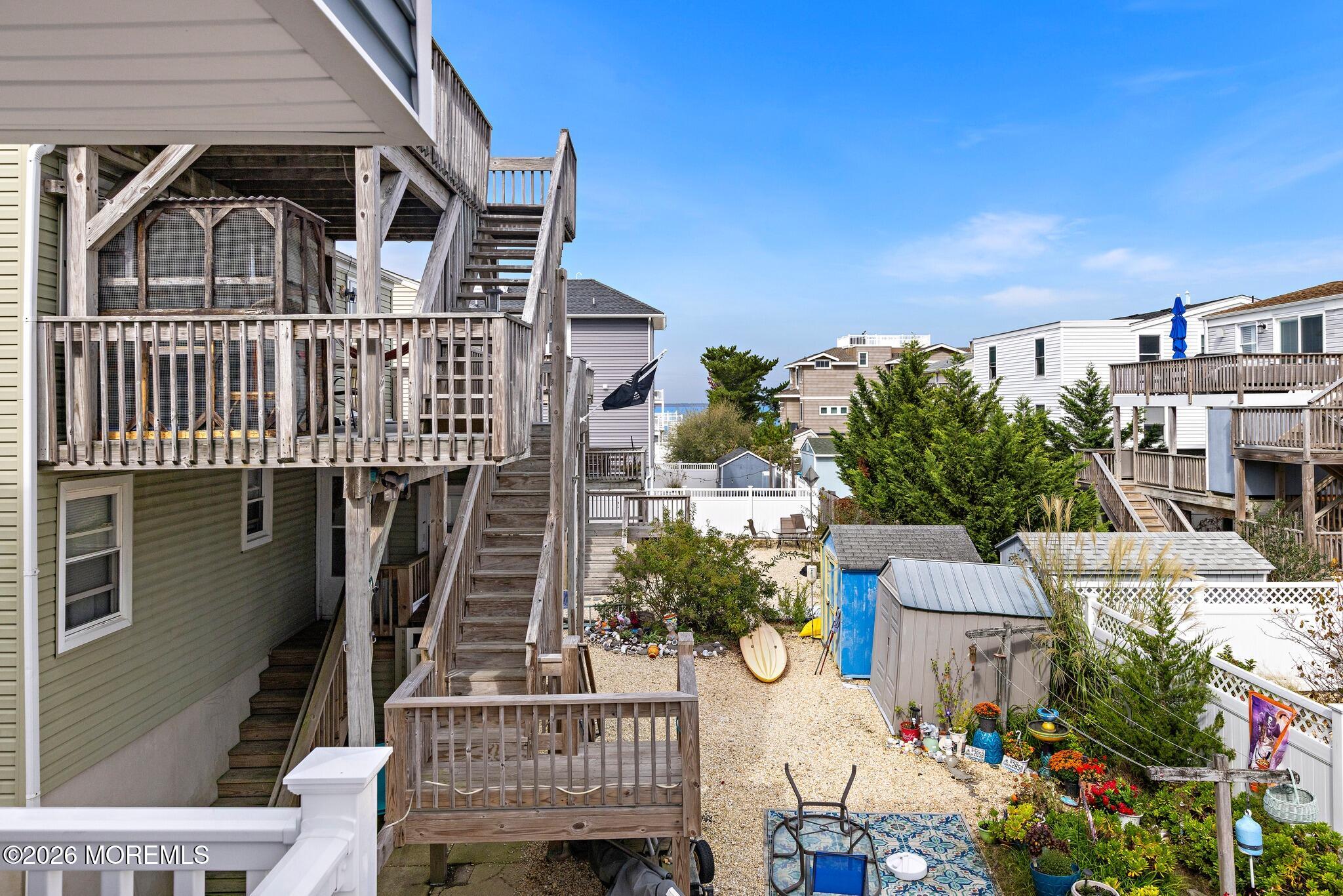 22 Mea Lane