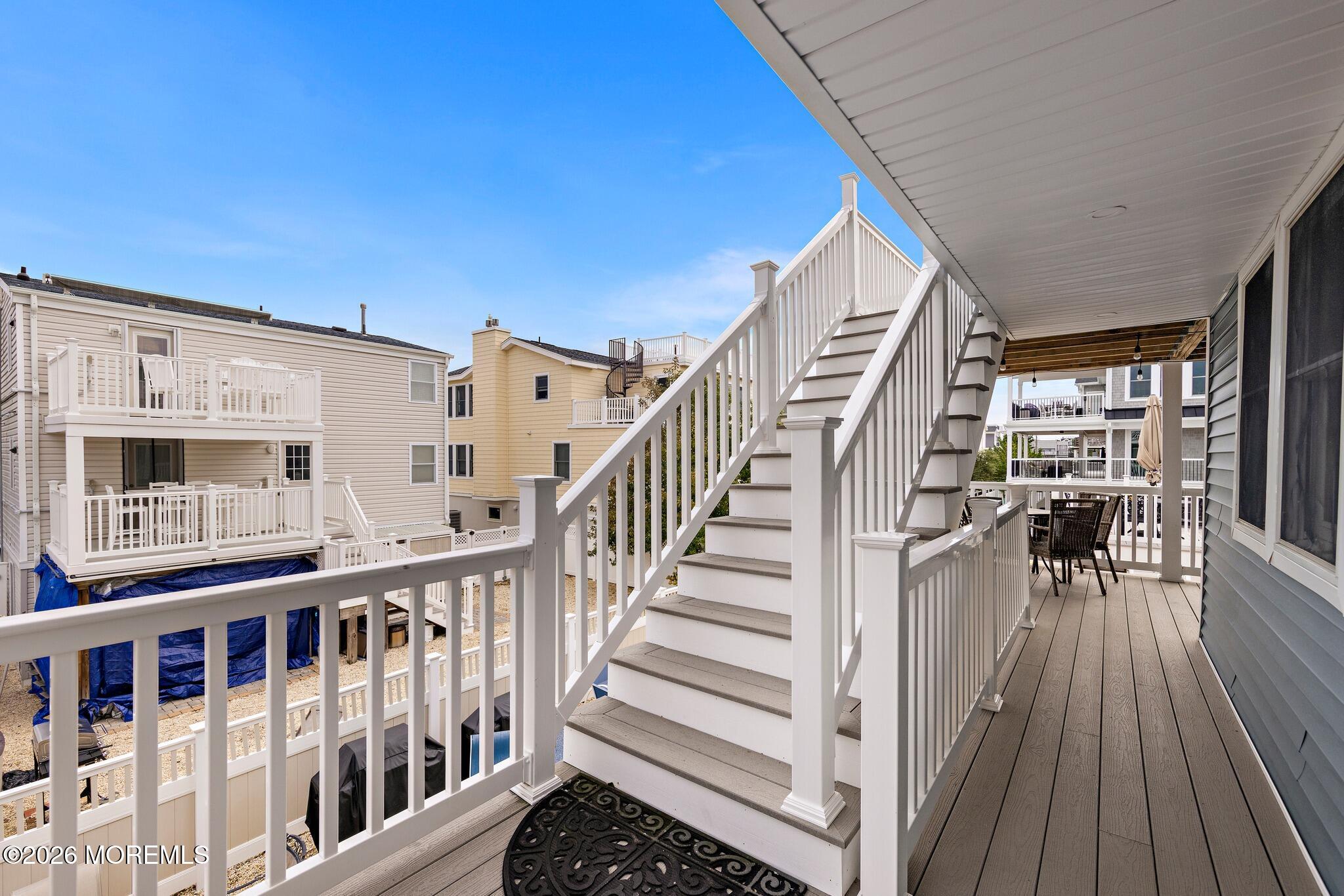 22 Mea Lane