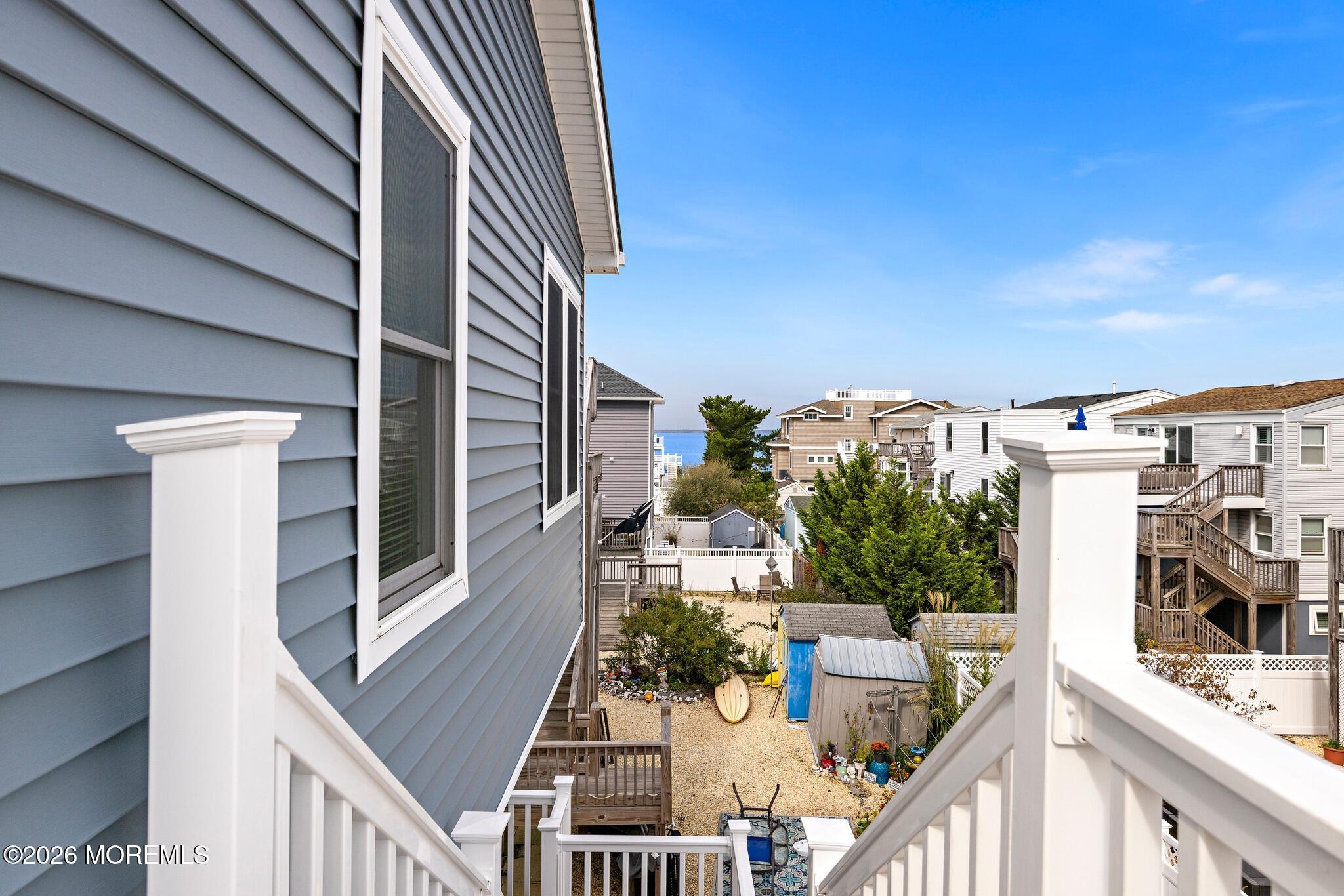 22 Mea Lane