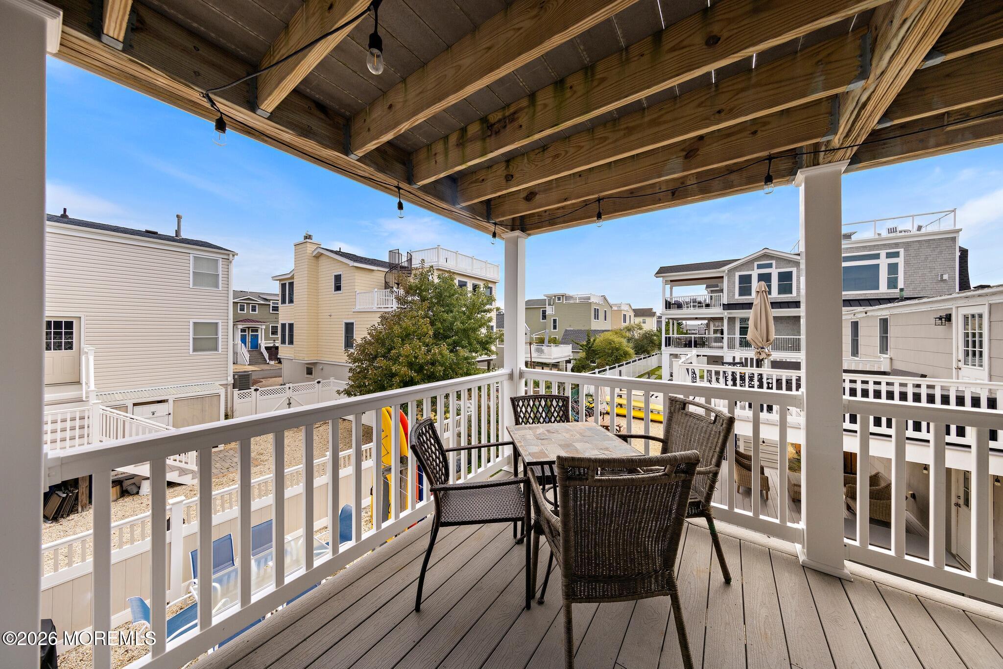 22 Mea Lane