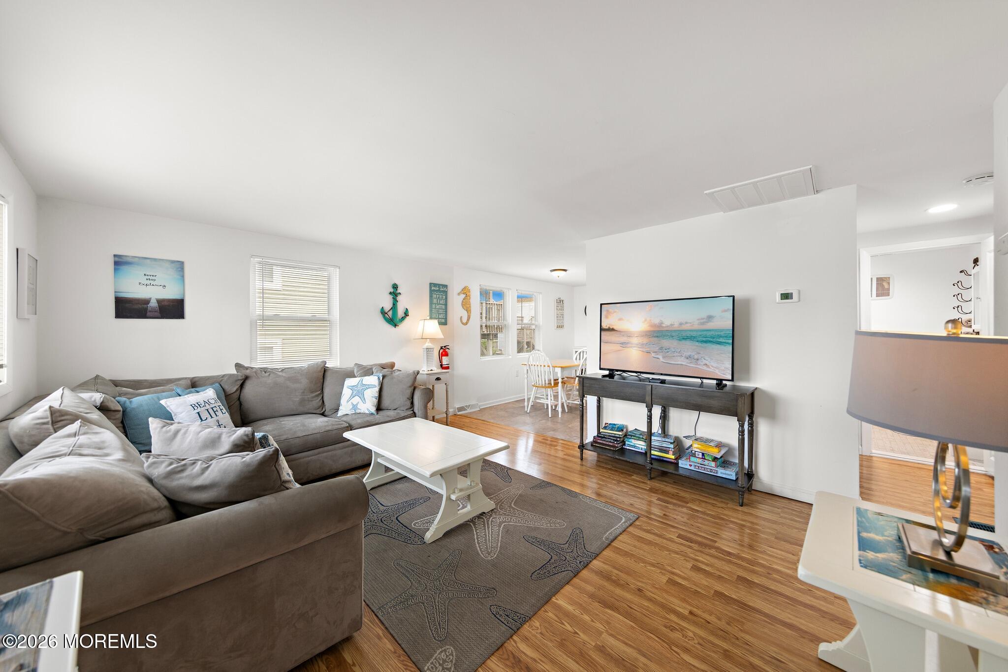 22 Mea Lane