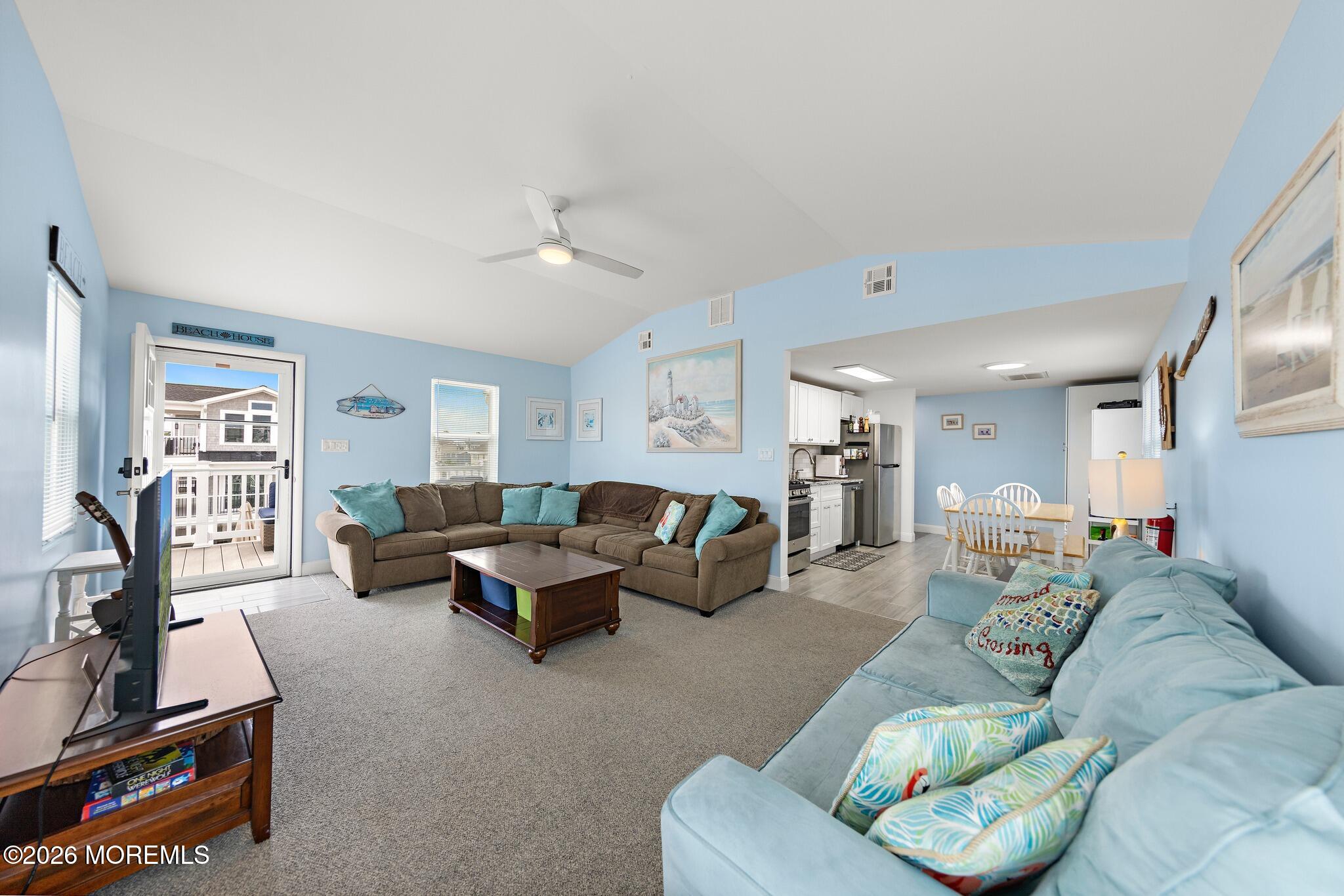 22 Mea Lane