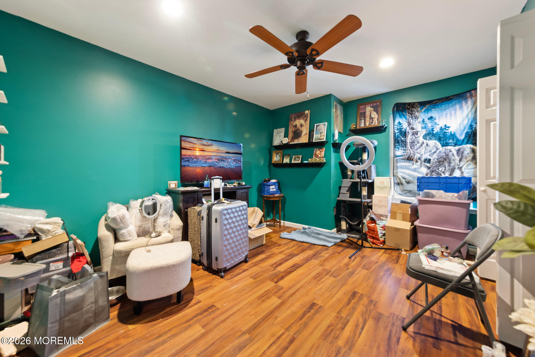 261 Wave Road