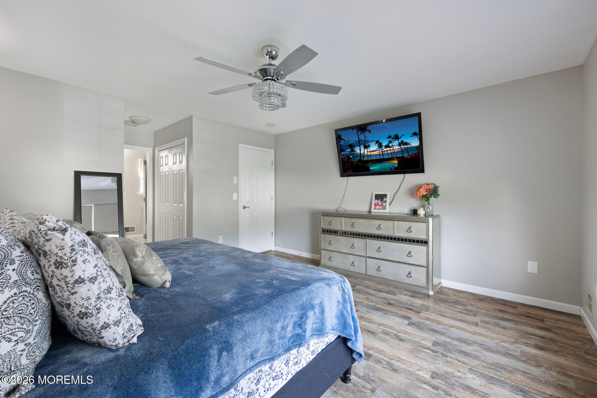 261 Wave Road