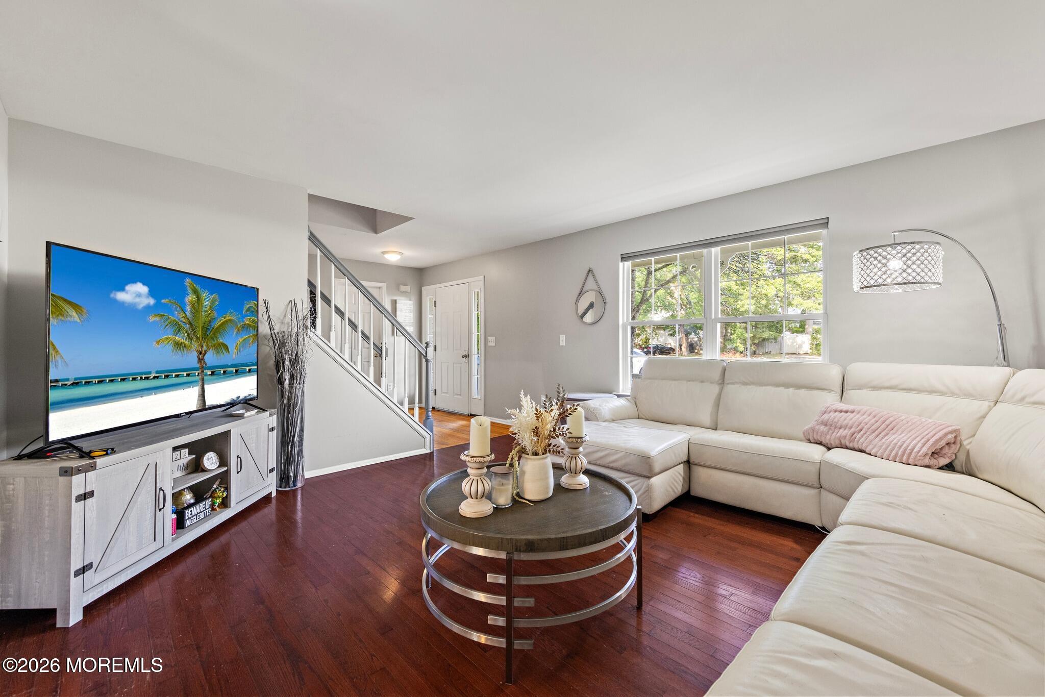 261 Wave Road