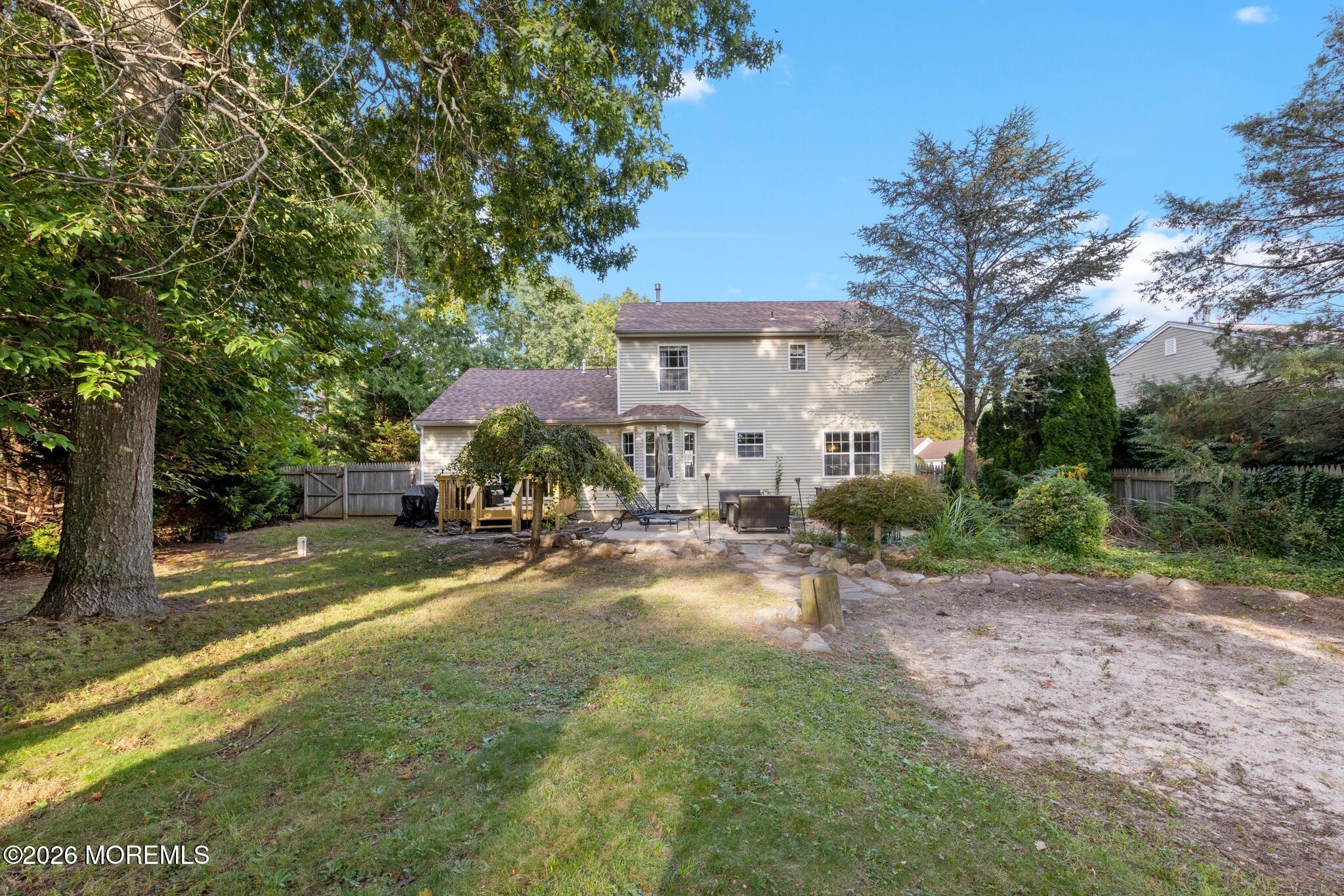 261 Wave Road