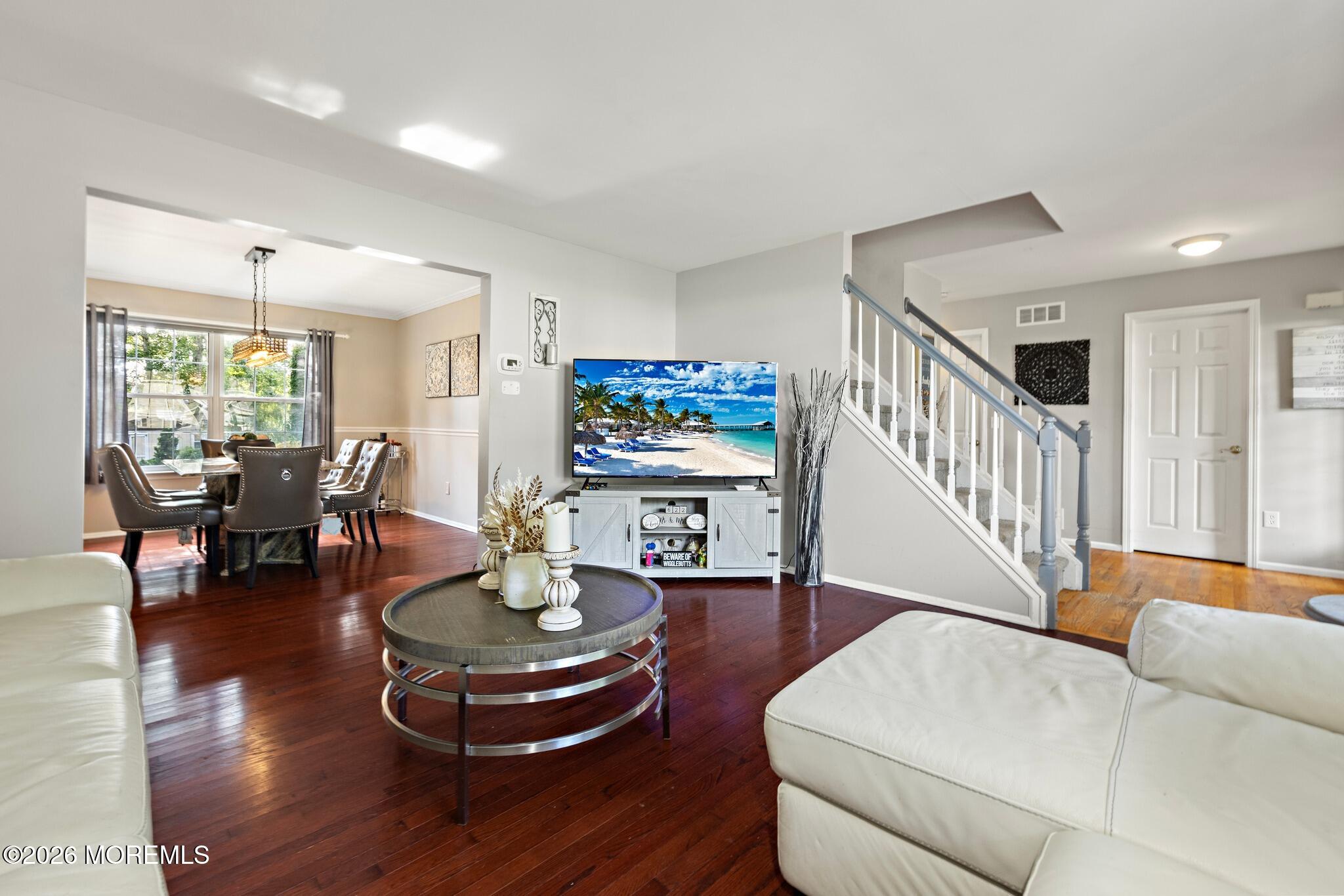 261 Wave Road