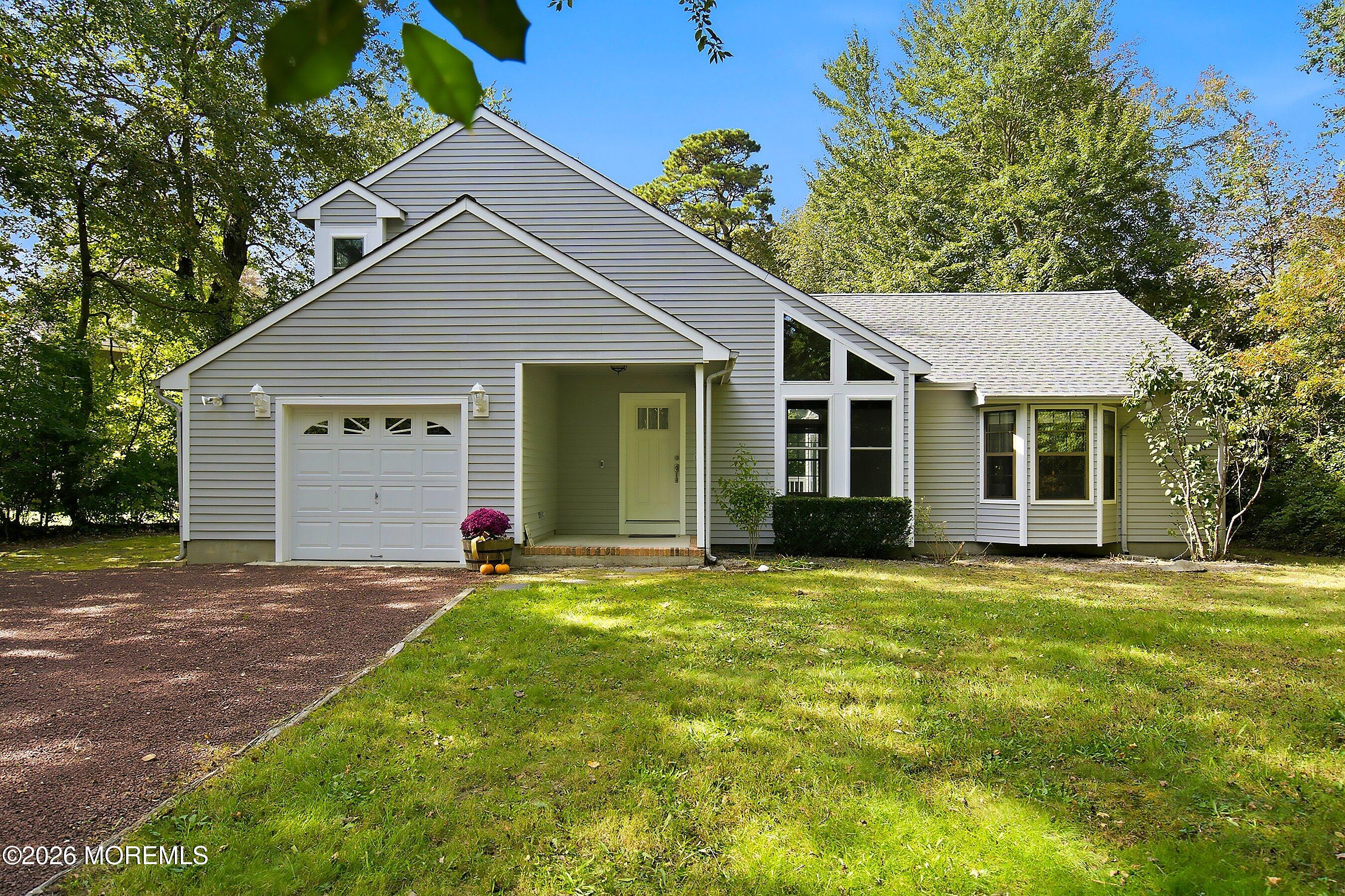 12 Champlain Court