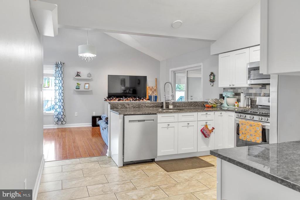 719 E CHIP SHOT LANE