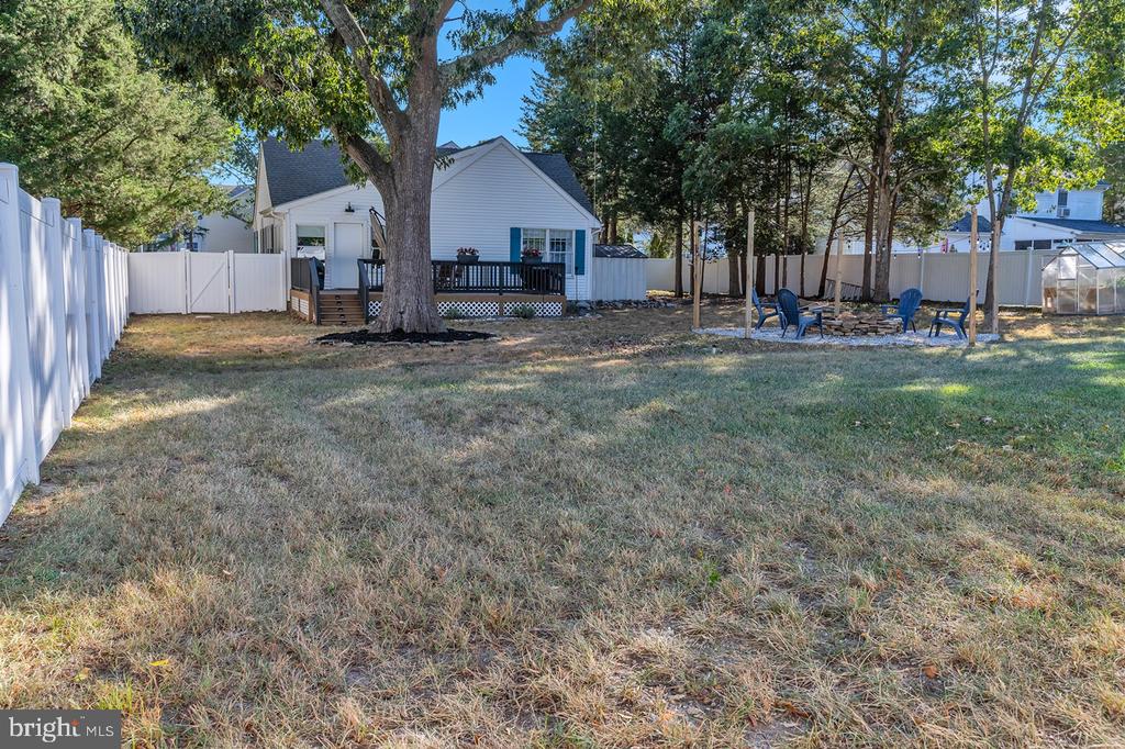 719 E CHIP SHOT LANE