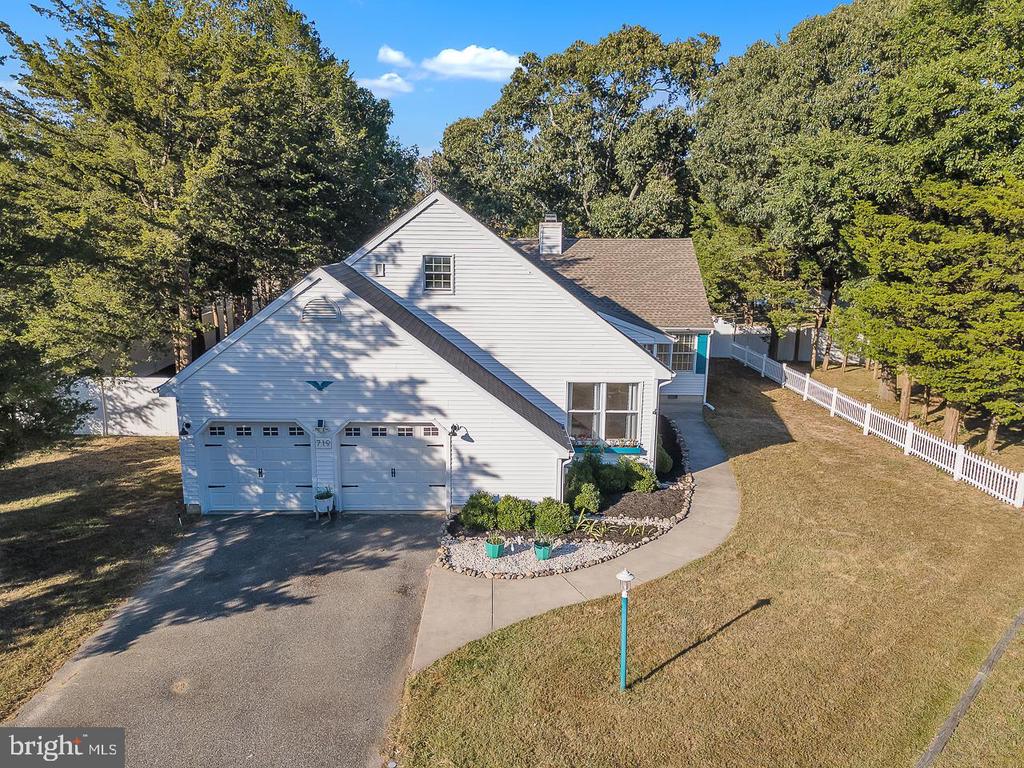 719 E CHIP SHOT LANE