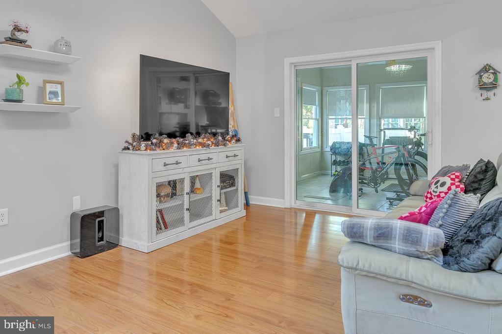 719 E CHIP SHOT LANE