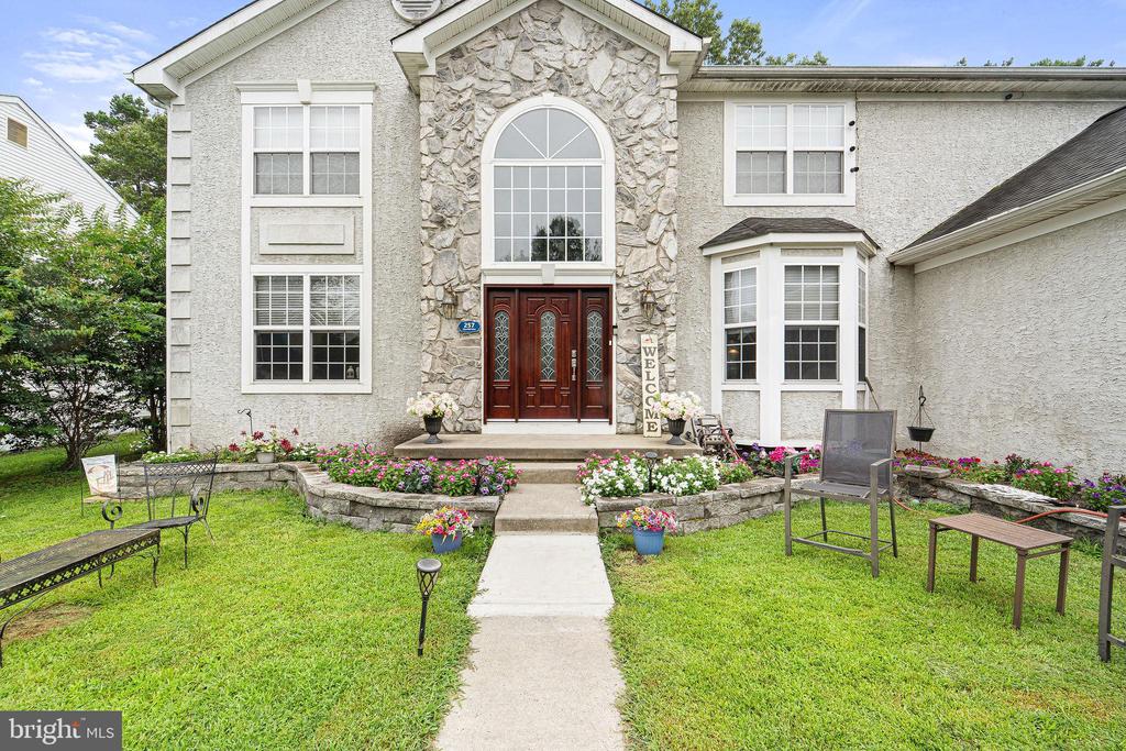 257 CHURCHILL DRIVE