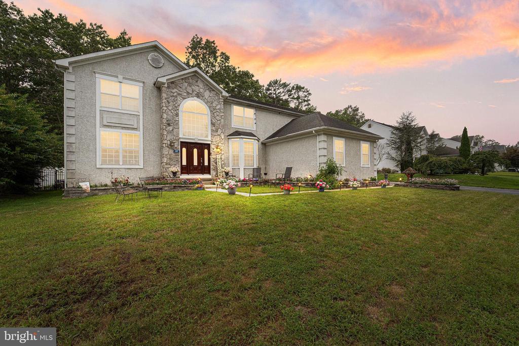 257 CHURCHILL DRIVE