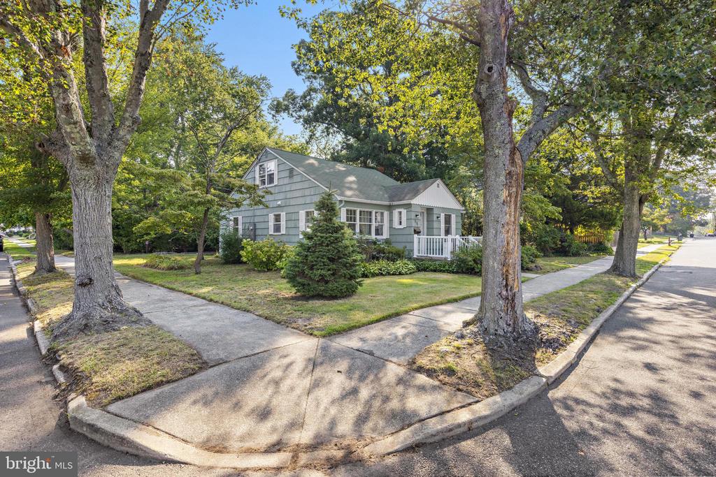 210 W CHURCH STREET