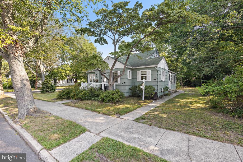 210 W CHURCH STREET