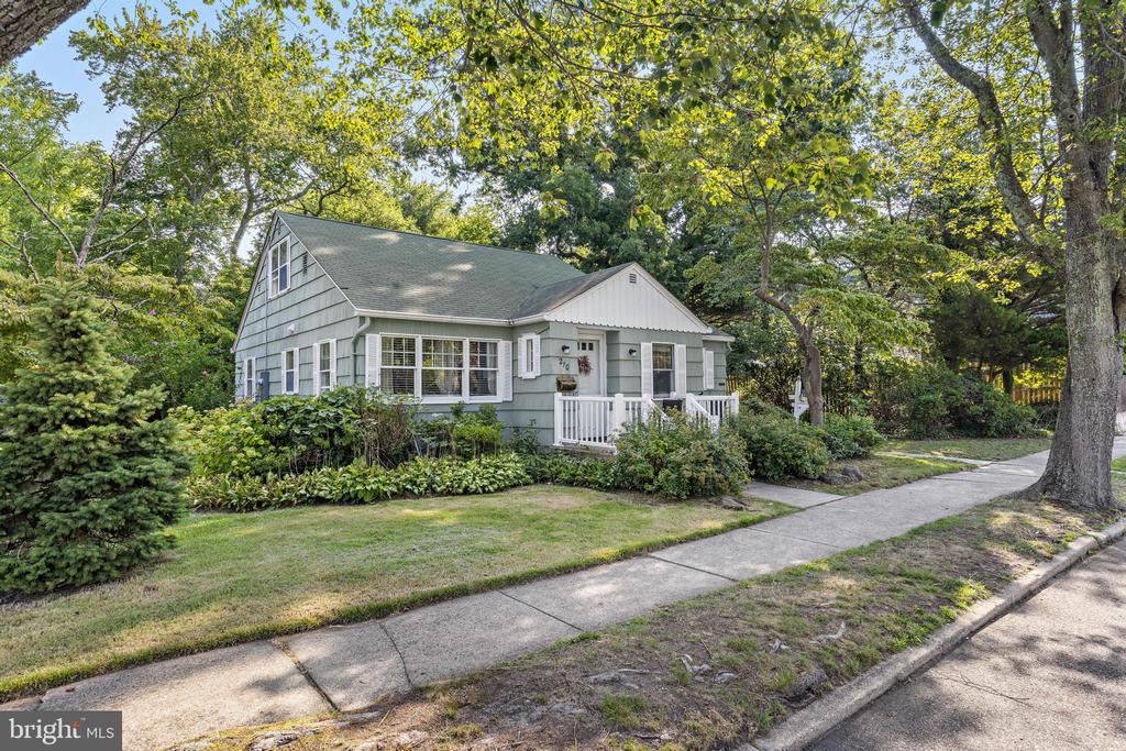 210 W CHURCH STREET