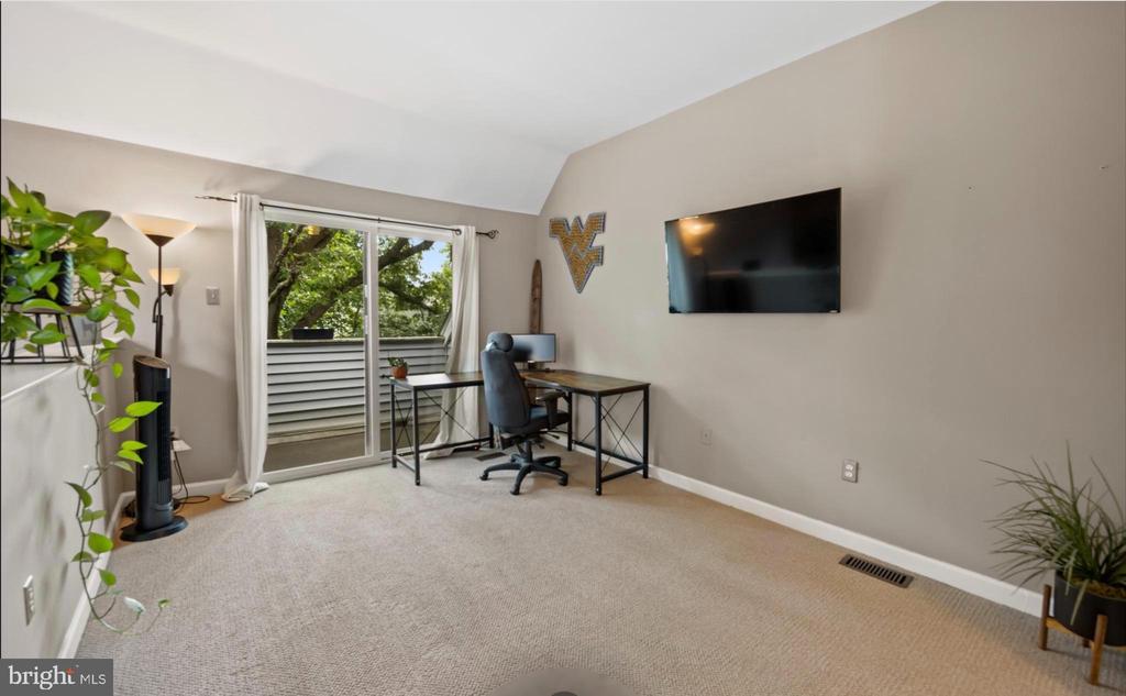 59 SUMMIT COURT