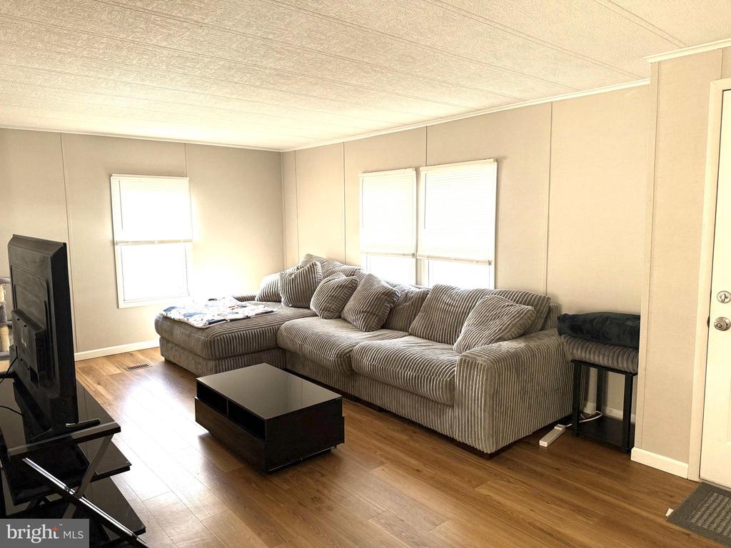 3413 WEYMOUTH ROAD
