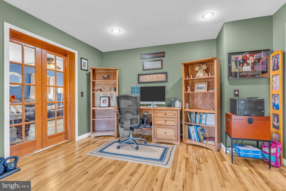 87 N MAPLE AVENUE