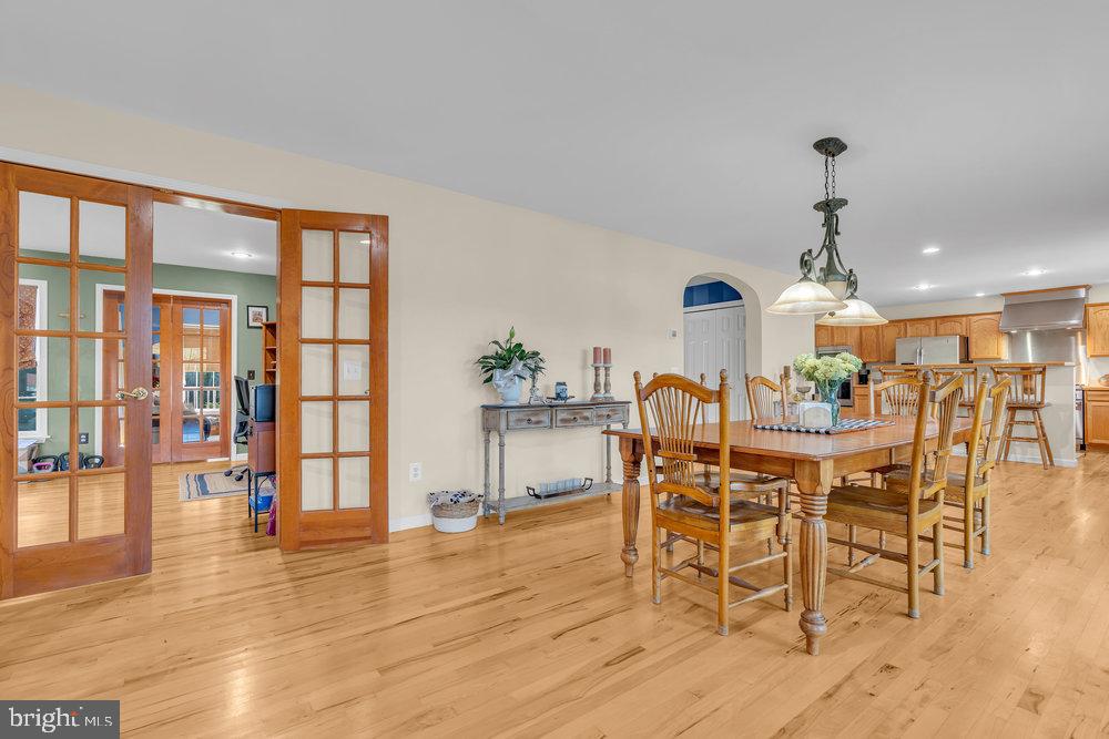 87 N MAPLE AVENUE