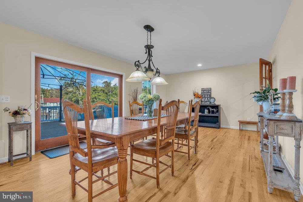 87 N MAPLE AVENUE